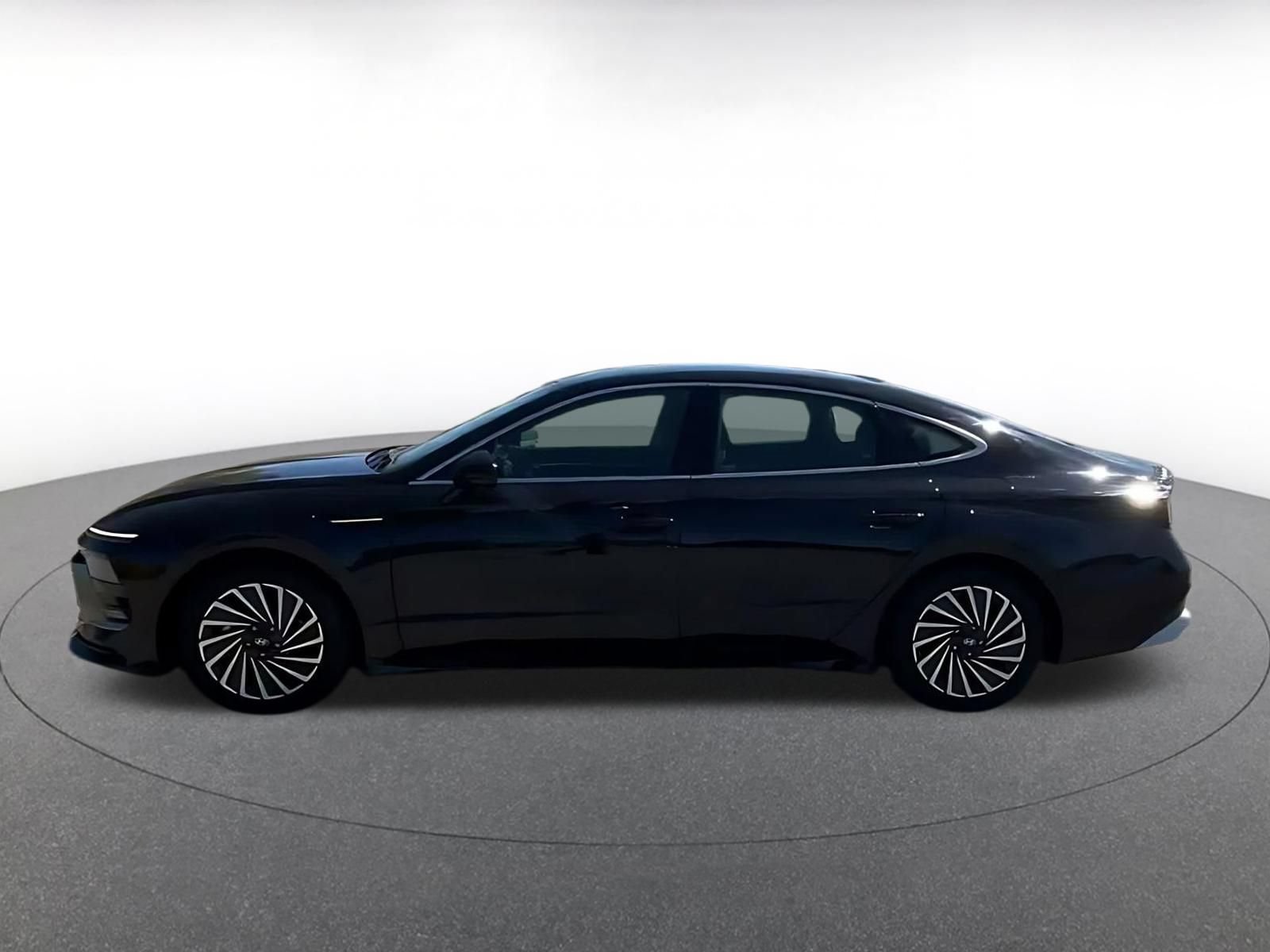 Thumbnail: 2025 Hyundai Sonata - 10