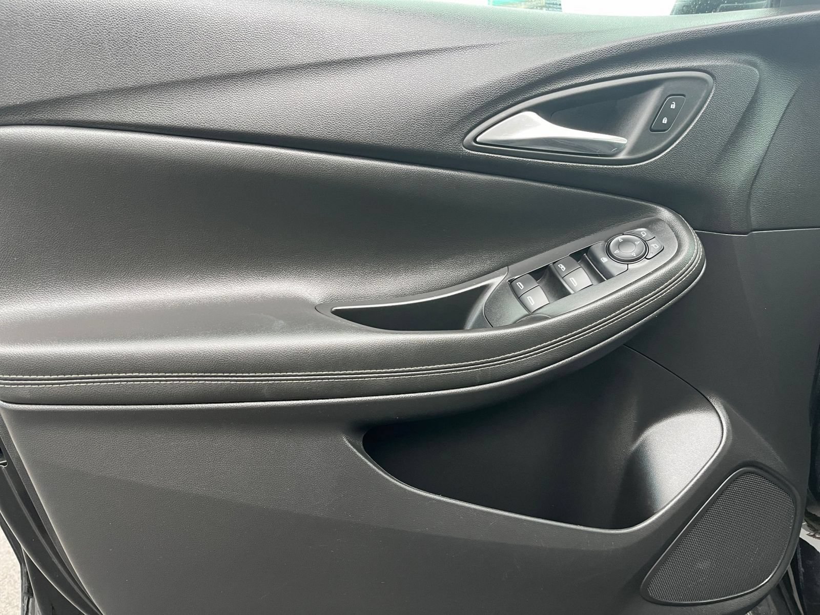 Thumbnail: 2025 Buick Encore GX - 18