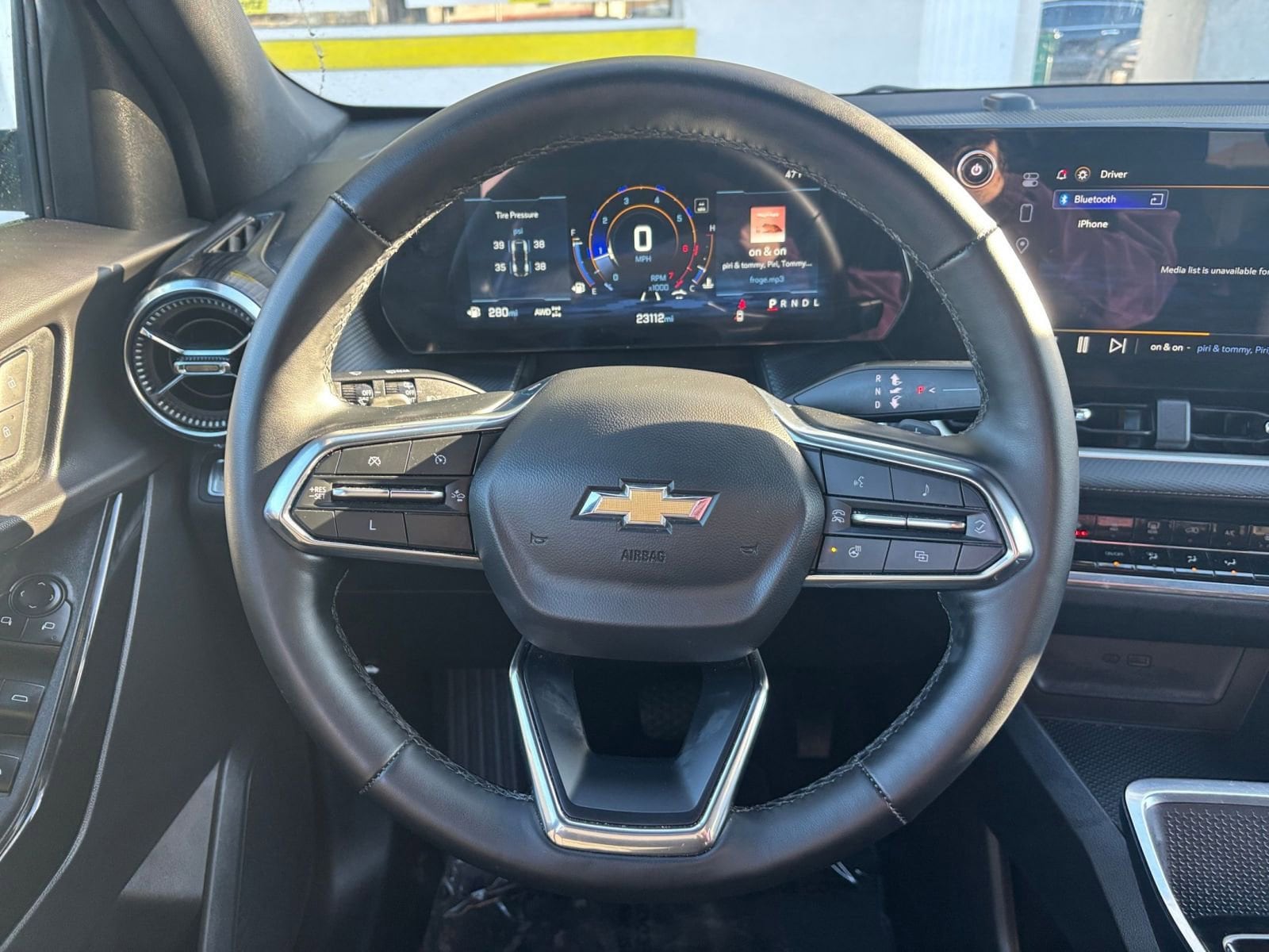 Thumbnail: 2025 Chevrolet Equinox - 24