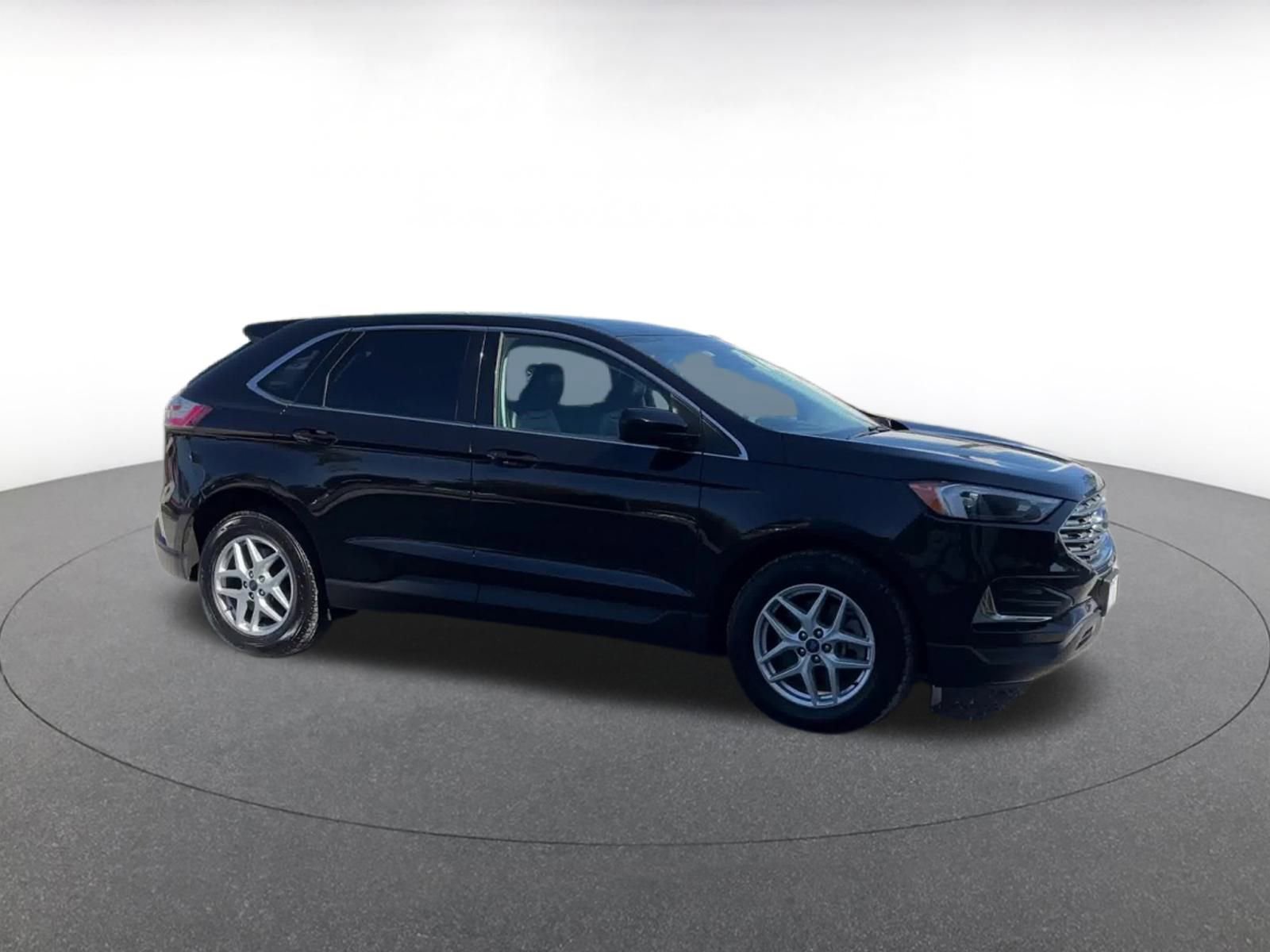Thumbnail: 2022 Ford Edge - 2