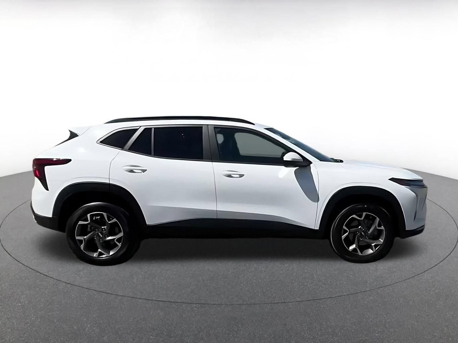 Thumbnail: 2025 Chevrolet Trax - 15
