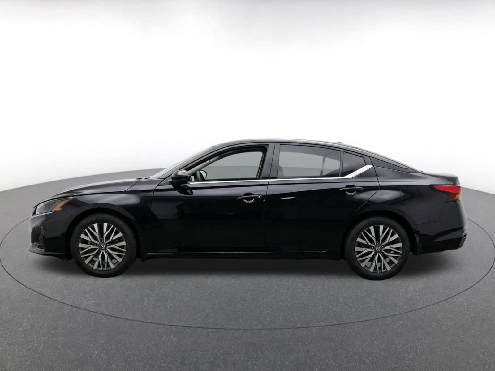 Thumbnail: 2025 Nissan Altima - 4