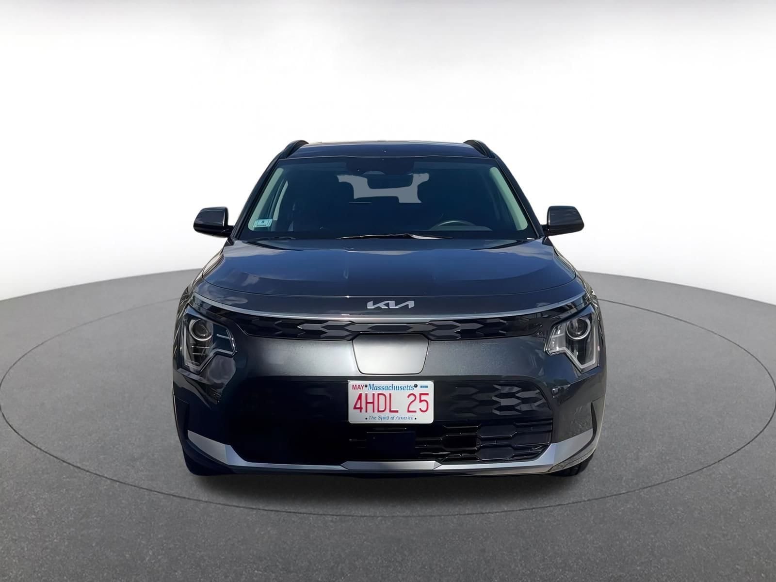 Thumbnail: 2023 Kia Niro - 4