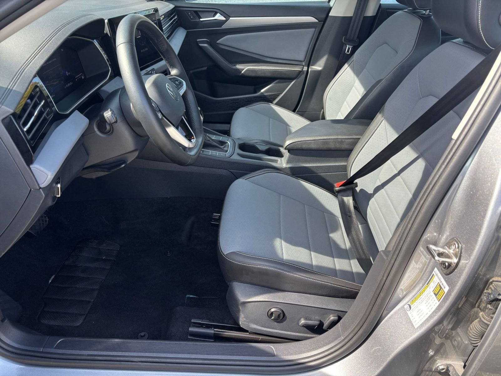 Thumbnail: 2025 Volkswagen Jetta - 23