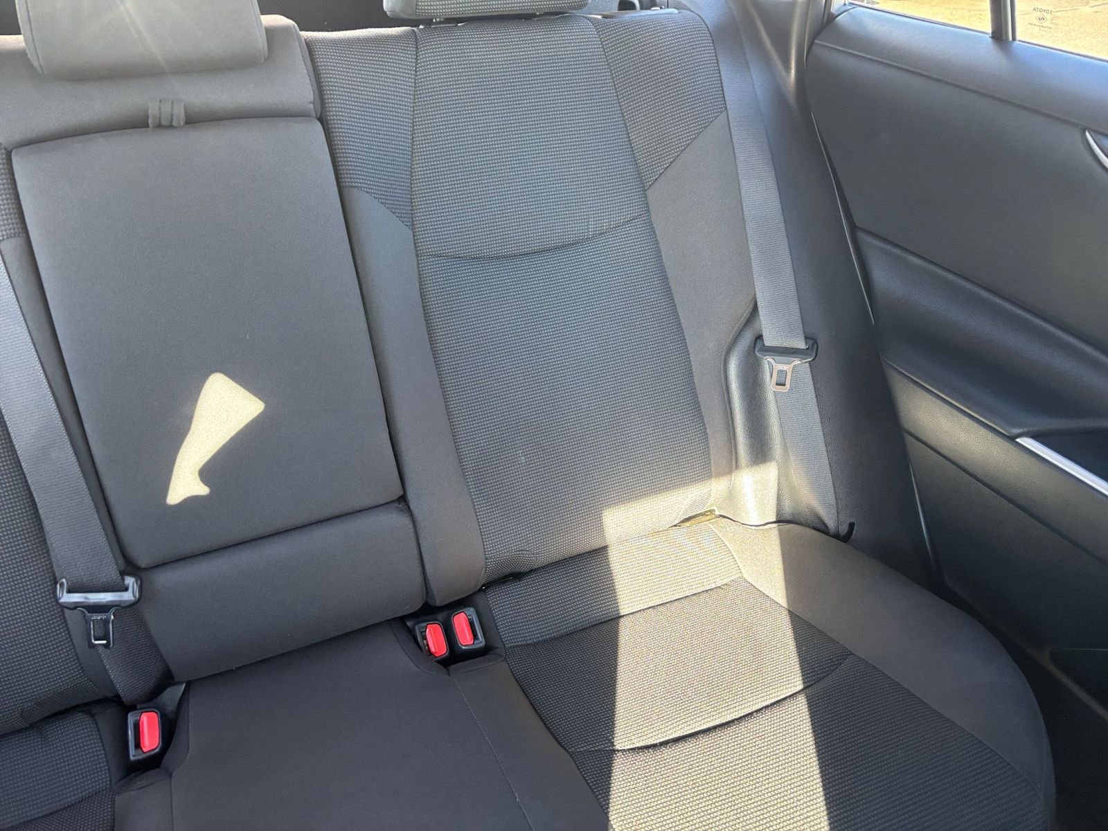 Thumbnail: 2025 Toyota RAV4 - 33