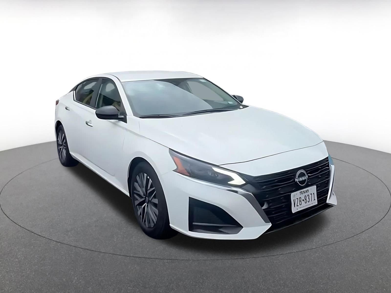 Thumbnail: 2025 Nissan Altima - 3