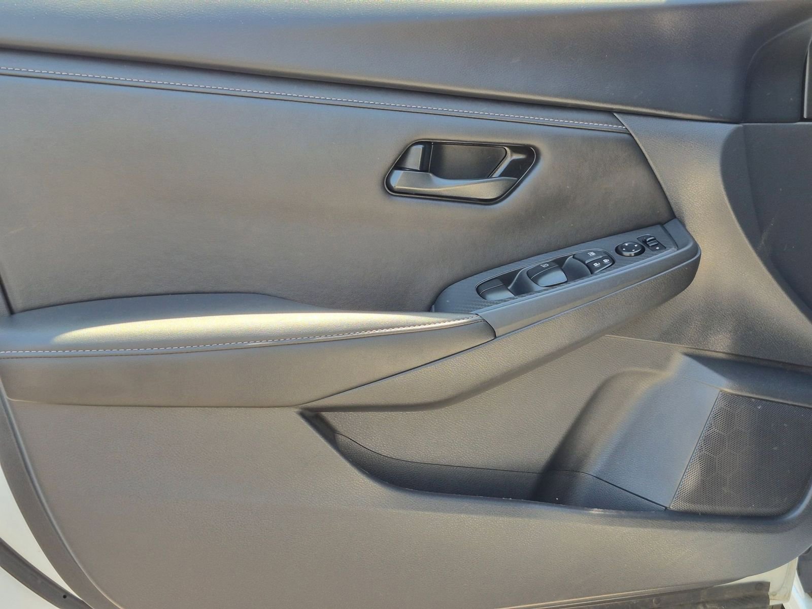 Thumbnail: 2025 Nissan Sentra - 10