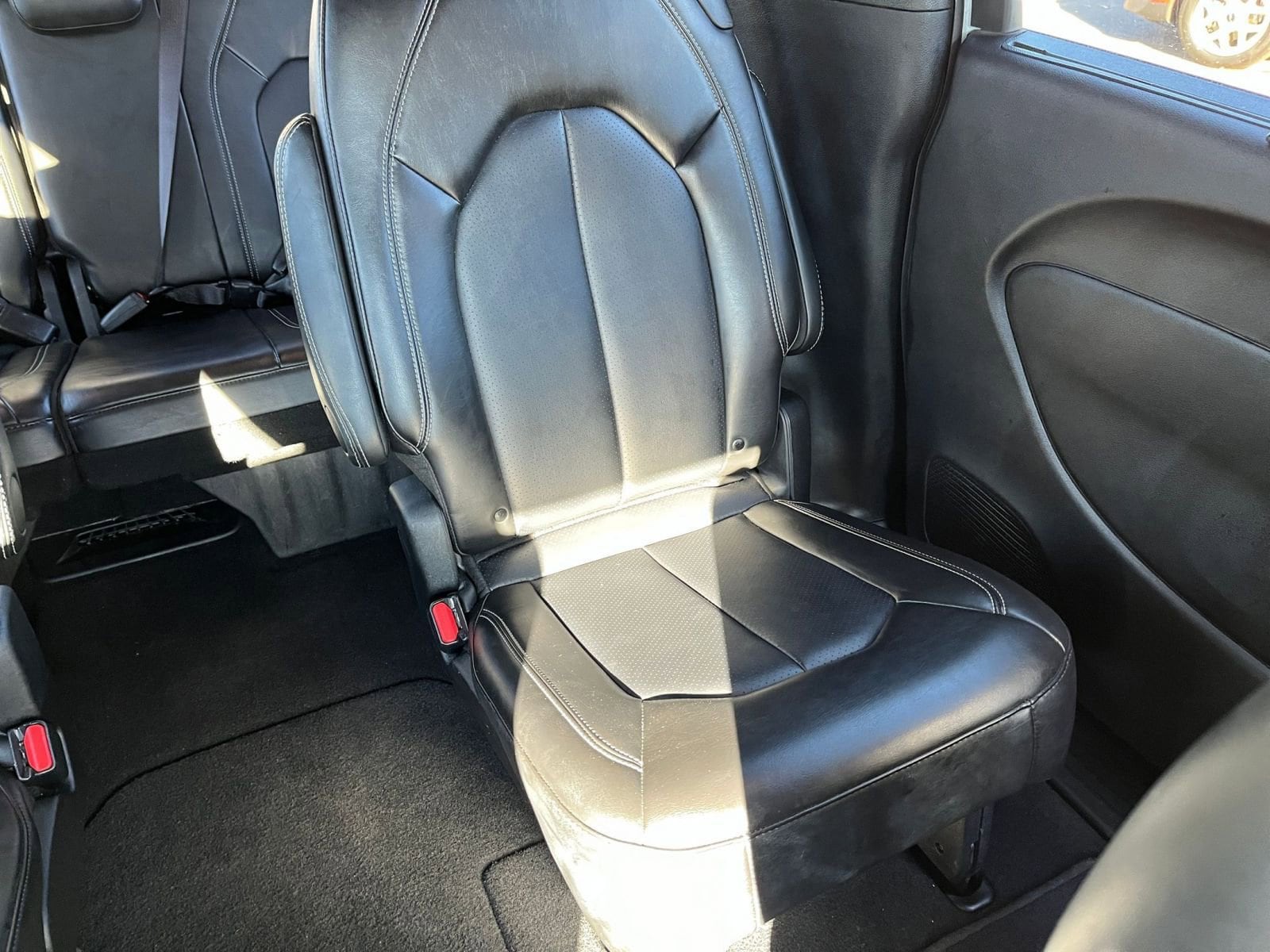 Thumbnail: 2025 Chrysler Pacifica - 35