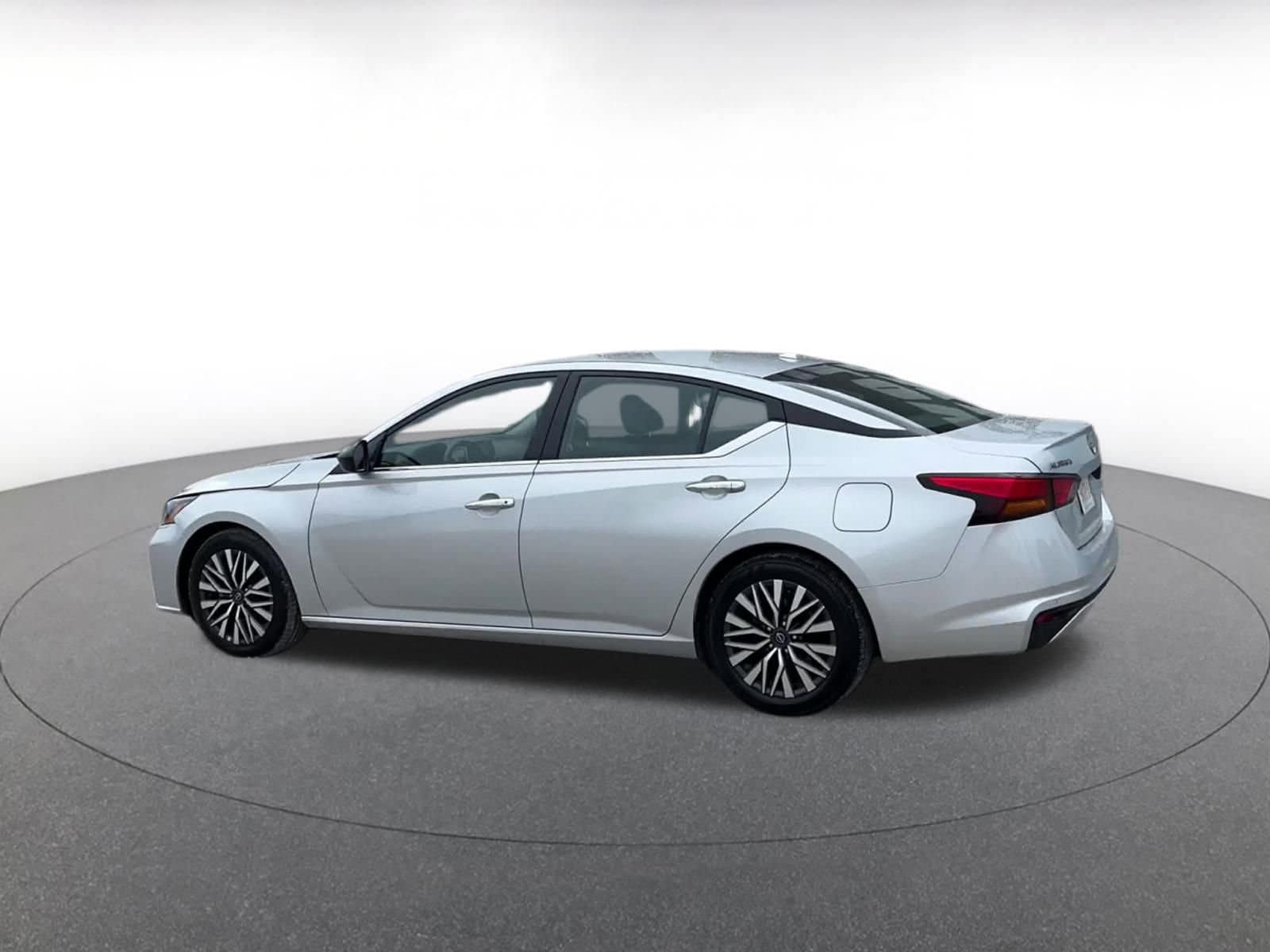 Thumbnail: 2024 Nissan Altima - 10