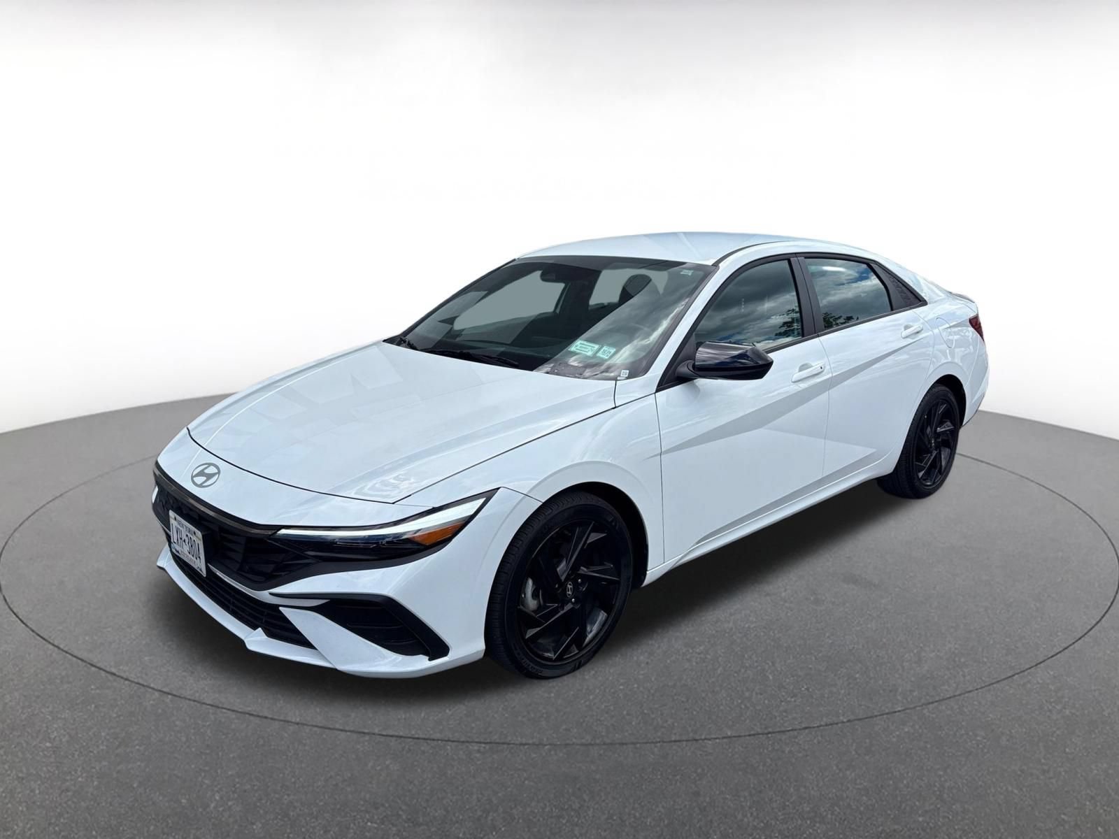 Thumbnail: 2026 Hyundai Elantra - 4