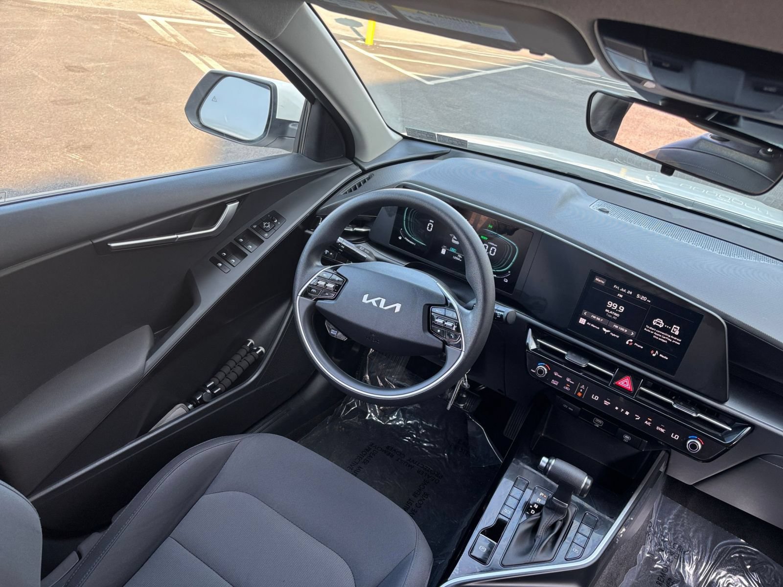 Thumbnail: 2026 Kia Niro - 29