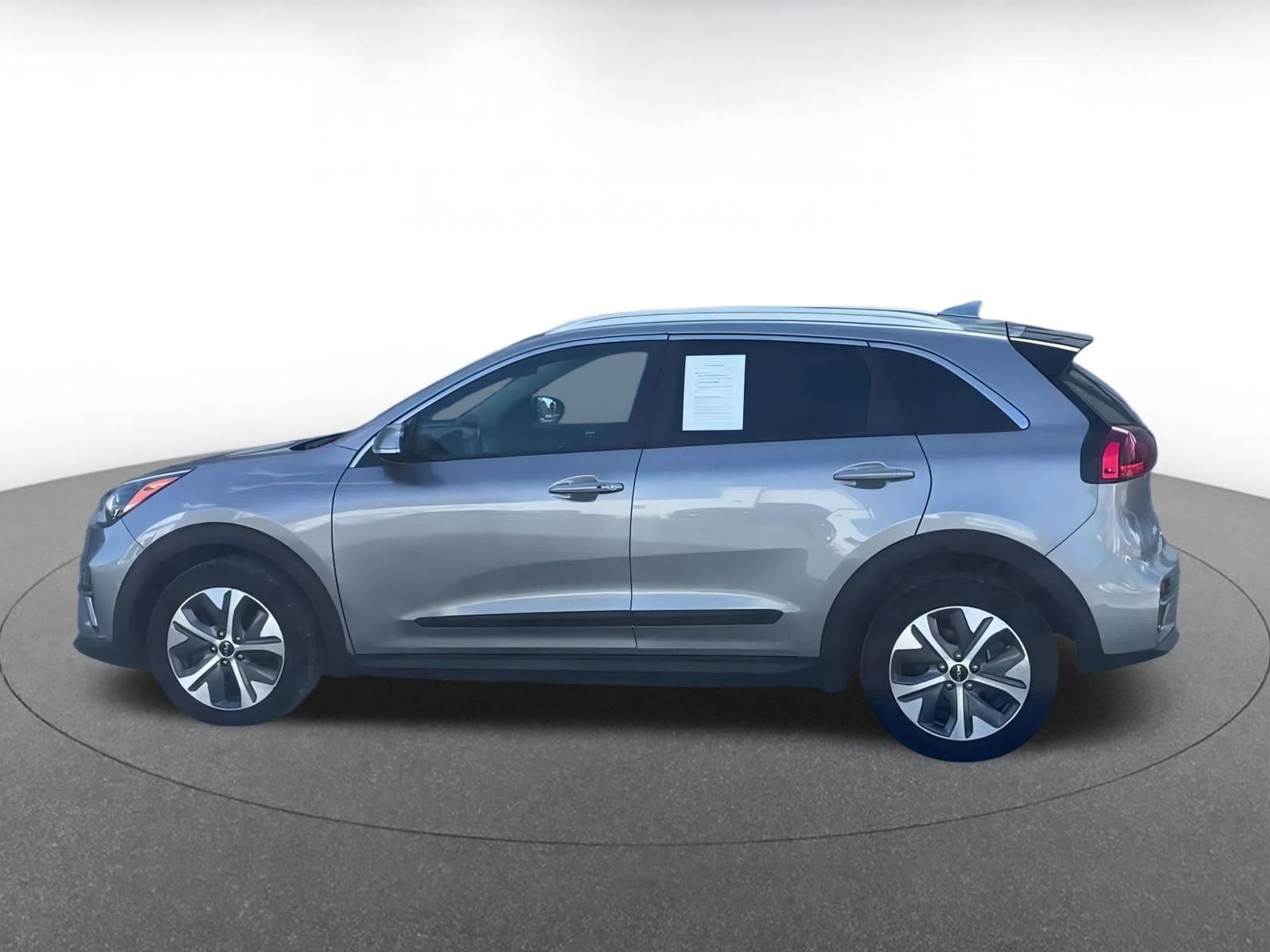 Thumbnail: 2022 Kia Niro - 9