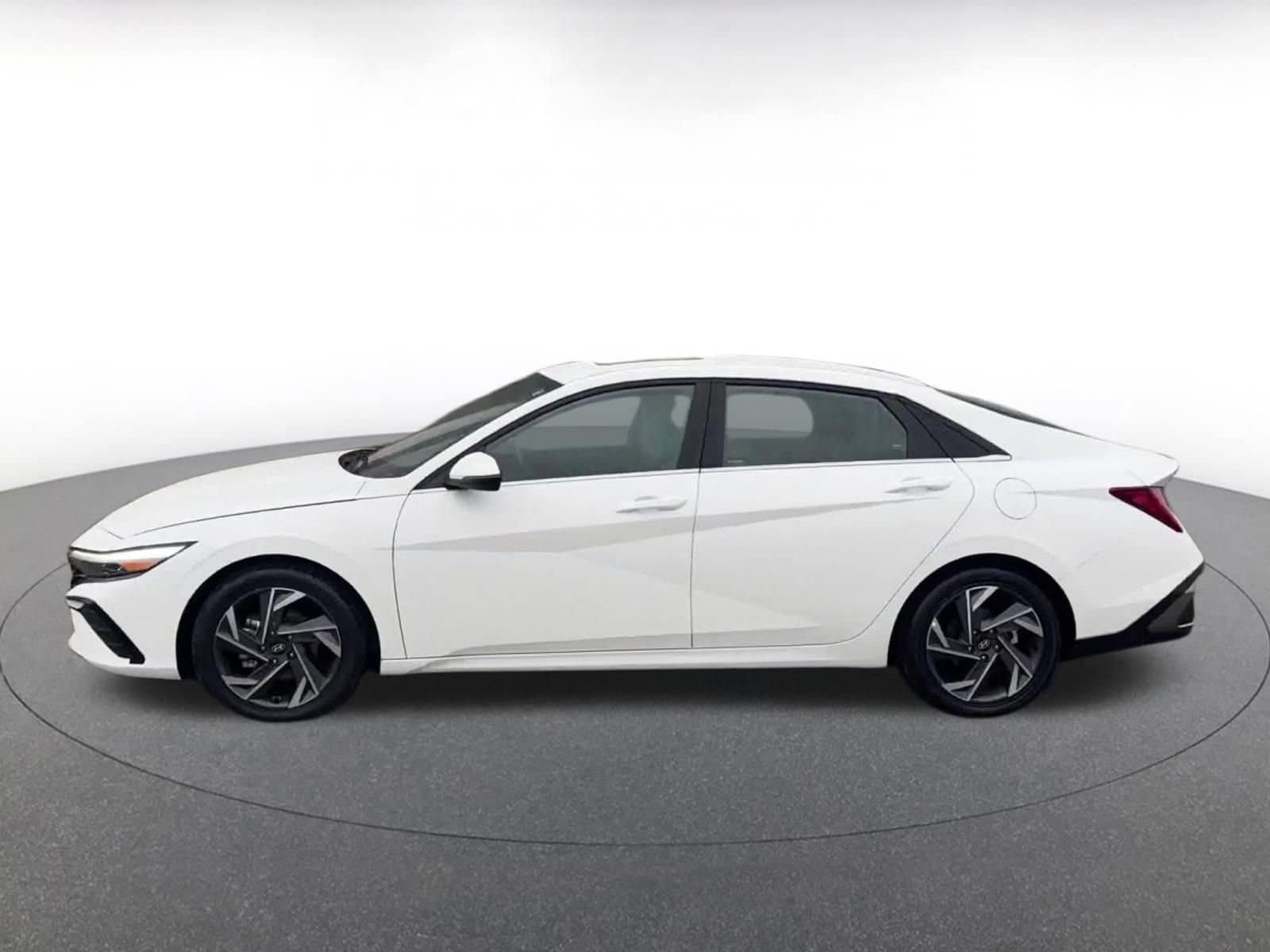 Thumbnail: 2025 Hyundai Elantra - 9