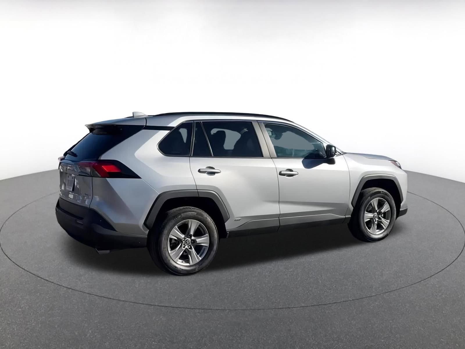 Thumbnail: 2025 Toyota RAV4 - 15