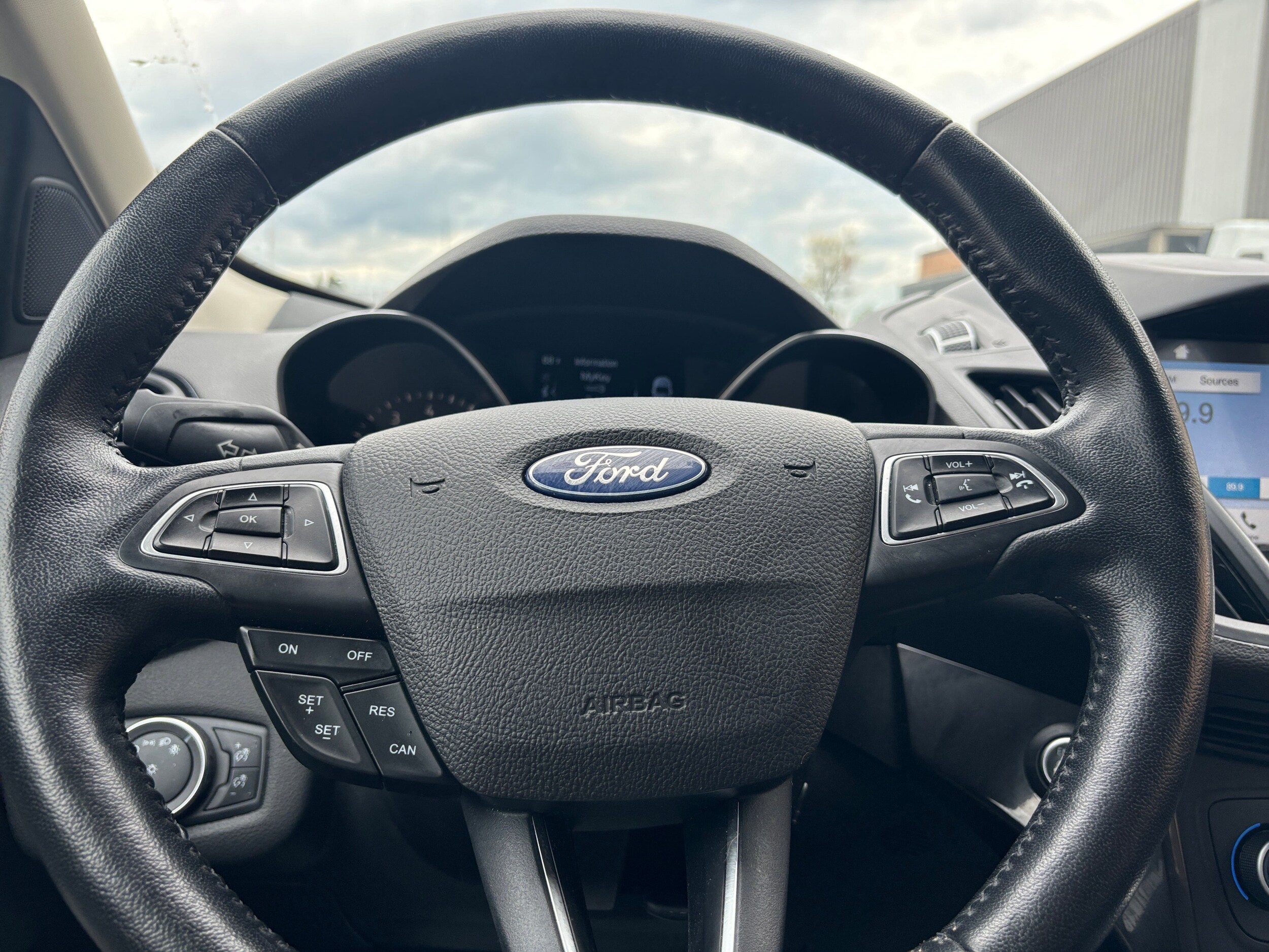 2019 Ford Escape Titanium 26