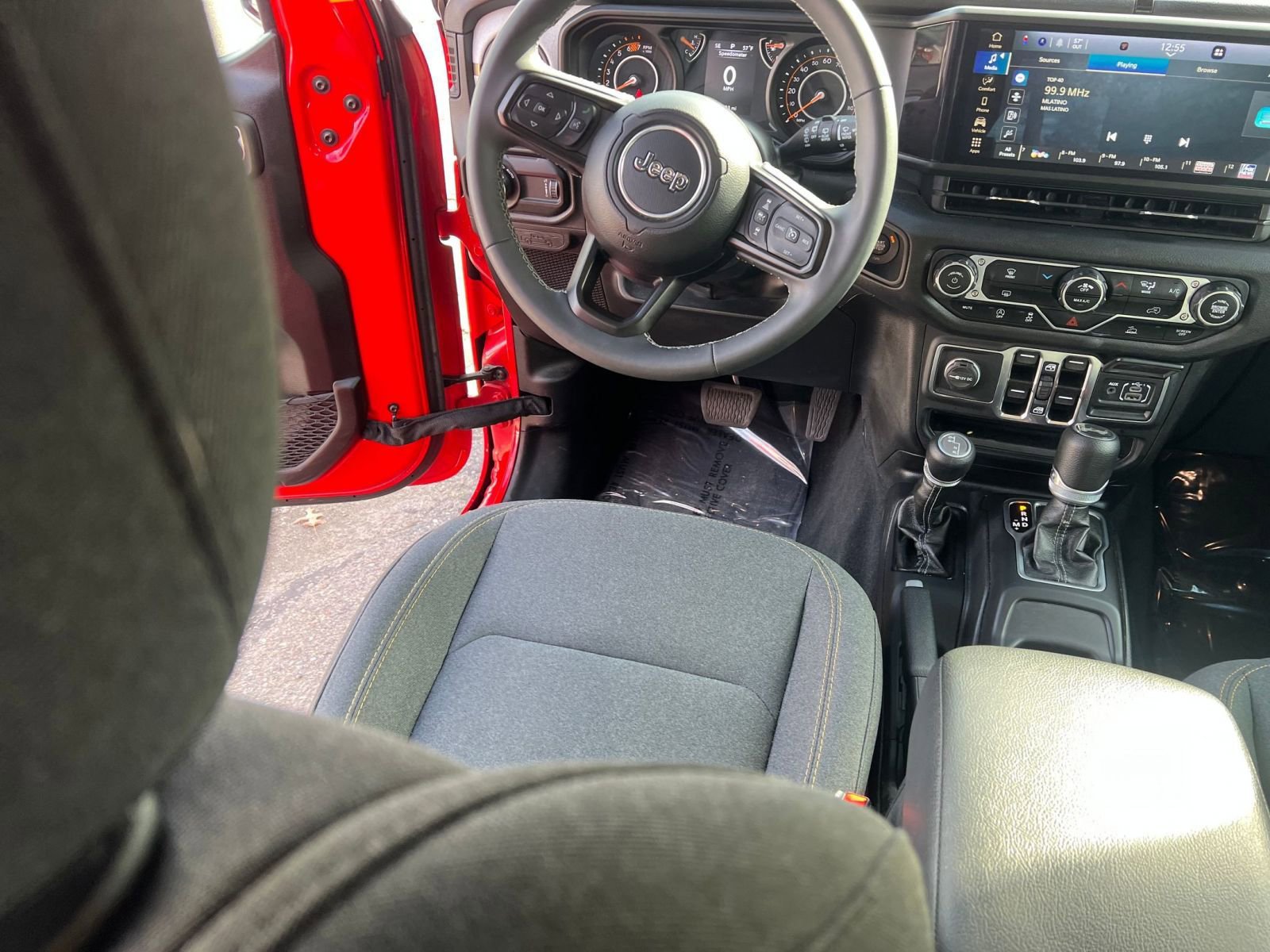 Thumbnail: 2025 Jeep Wrangler - 34