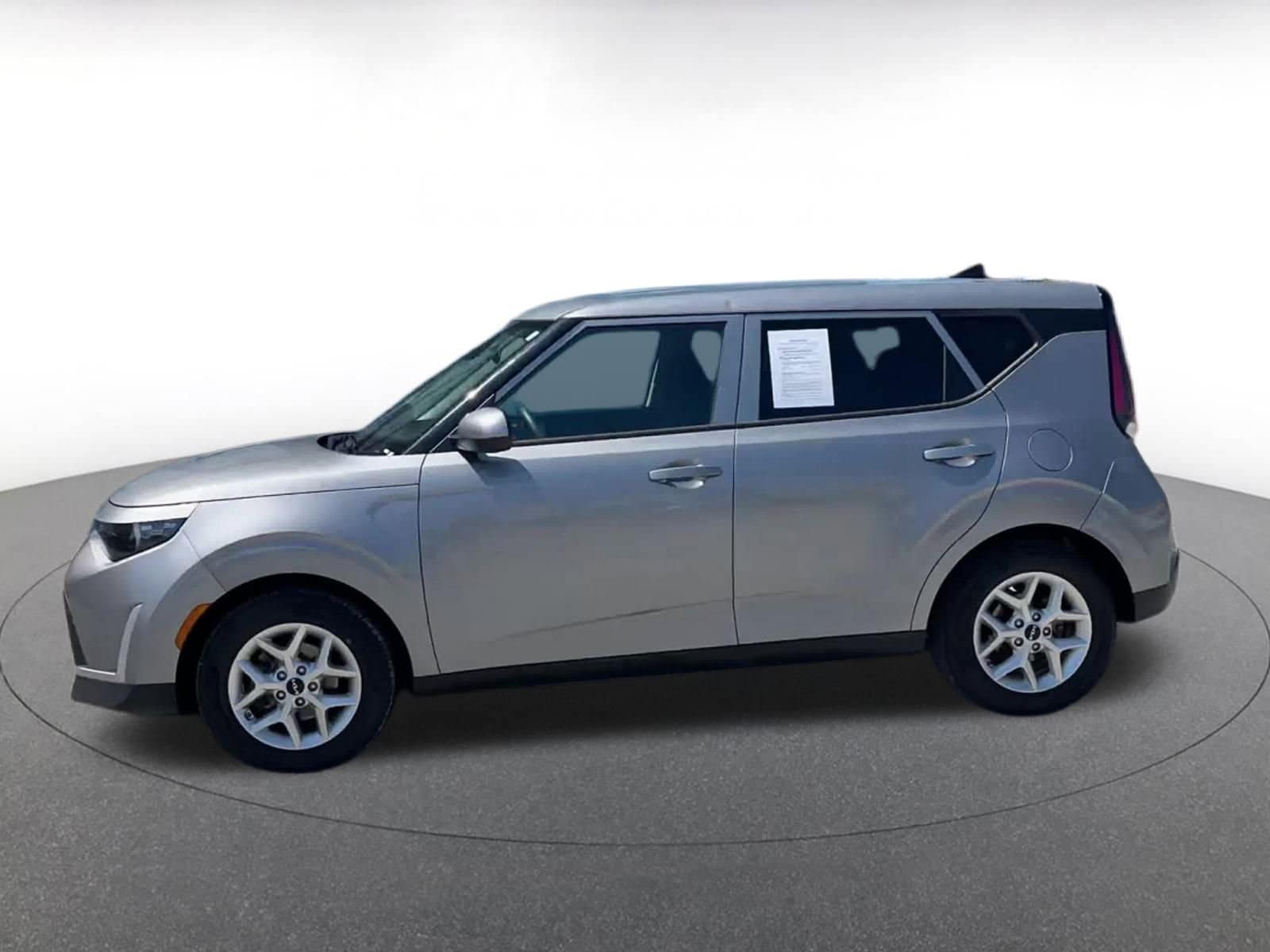 Thumbnail: 2023 Kia Soul - 9