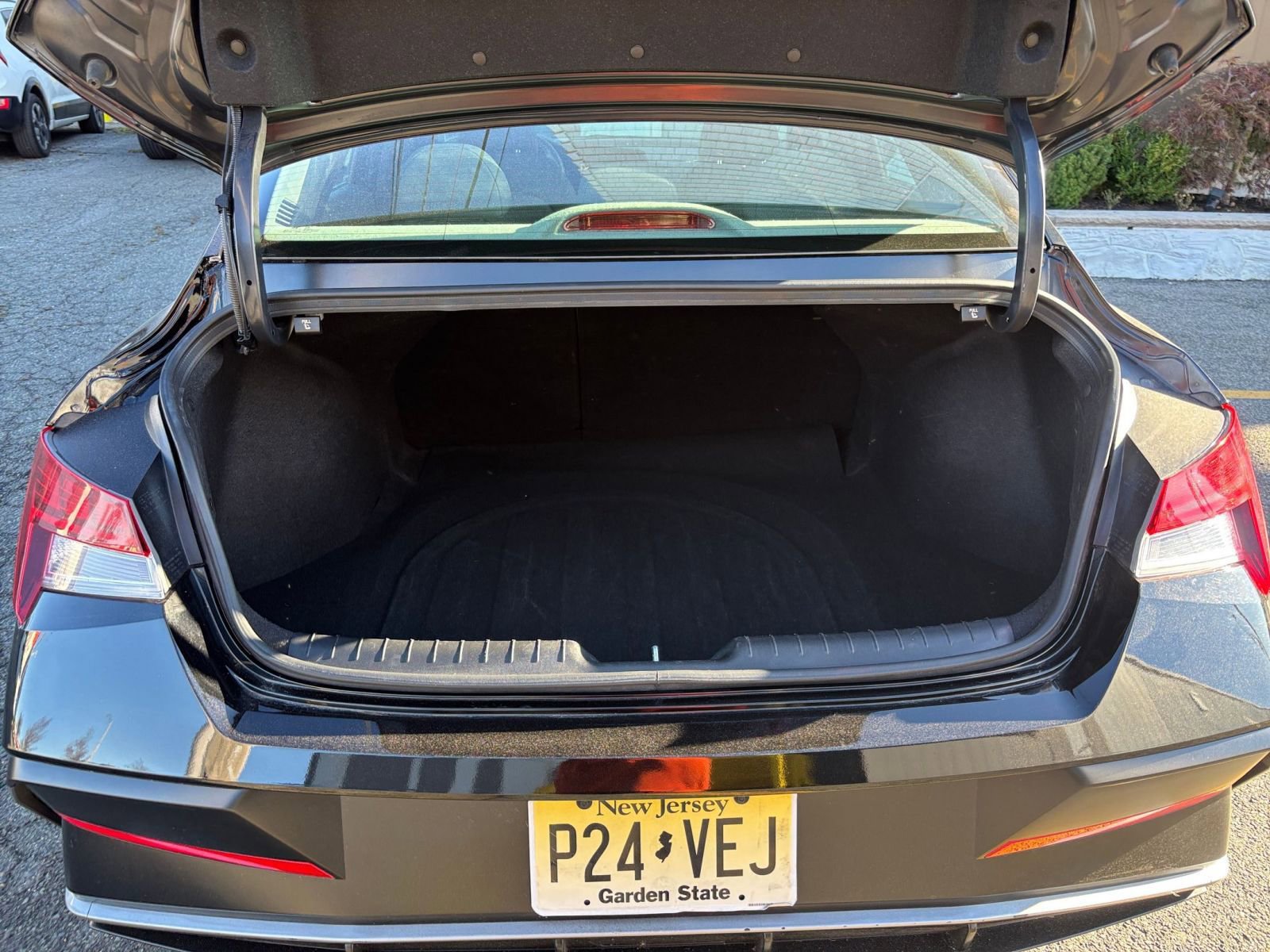 Thumbnail: 2025 Hyundai Elantra - 27