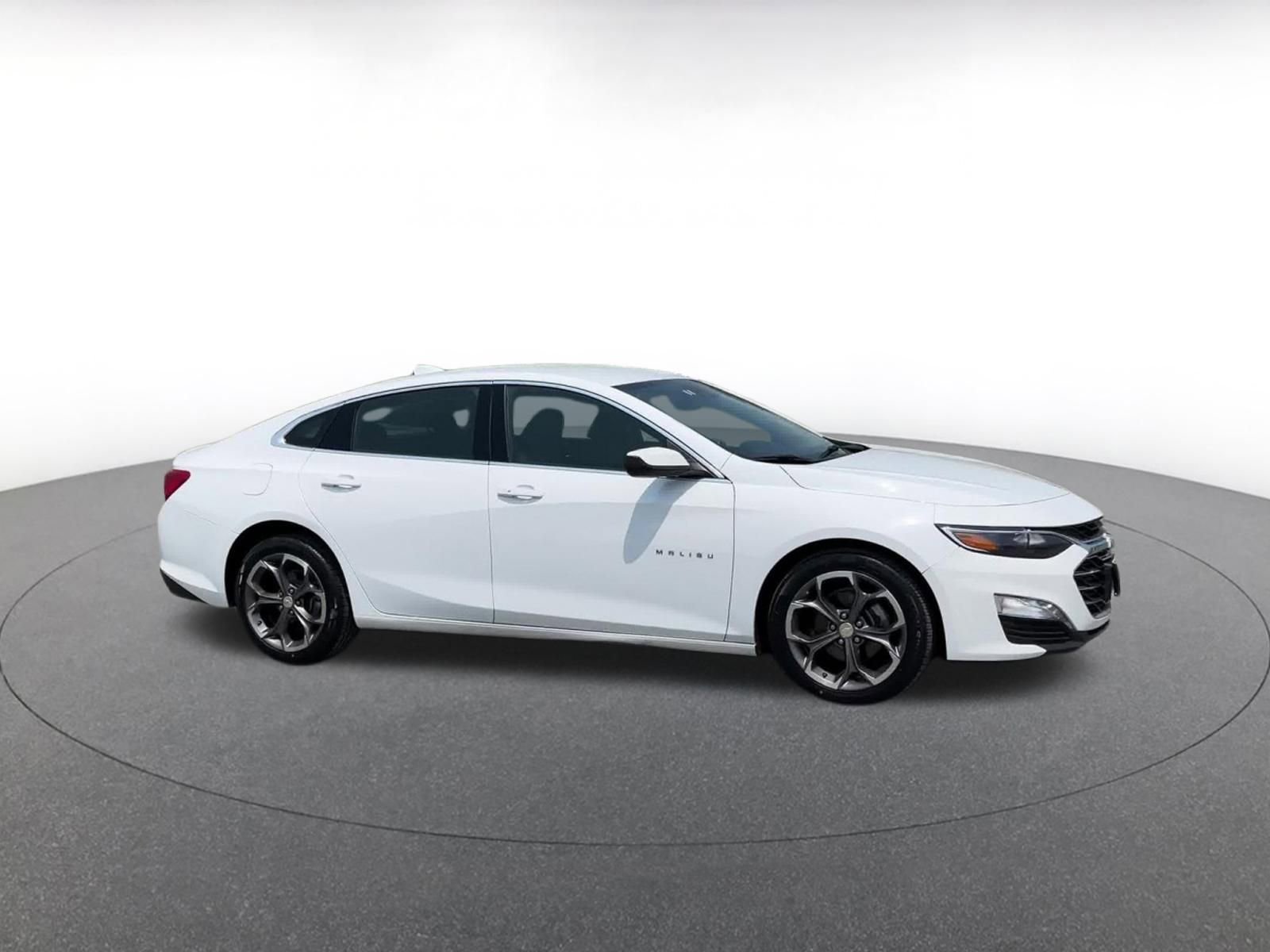 Thumbnail: 2023 Chevrolet Malibu - 2