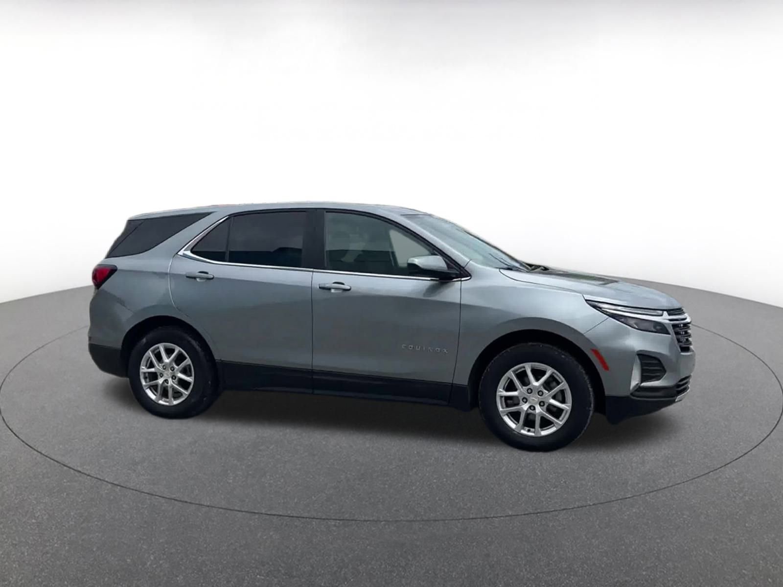 Thumbnail: 2023 Chevrolet Equinox - 2