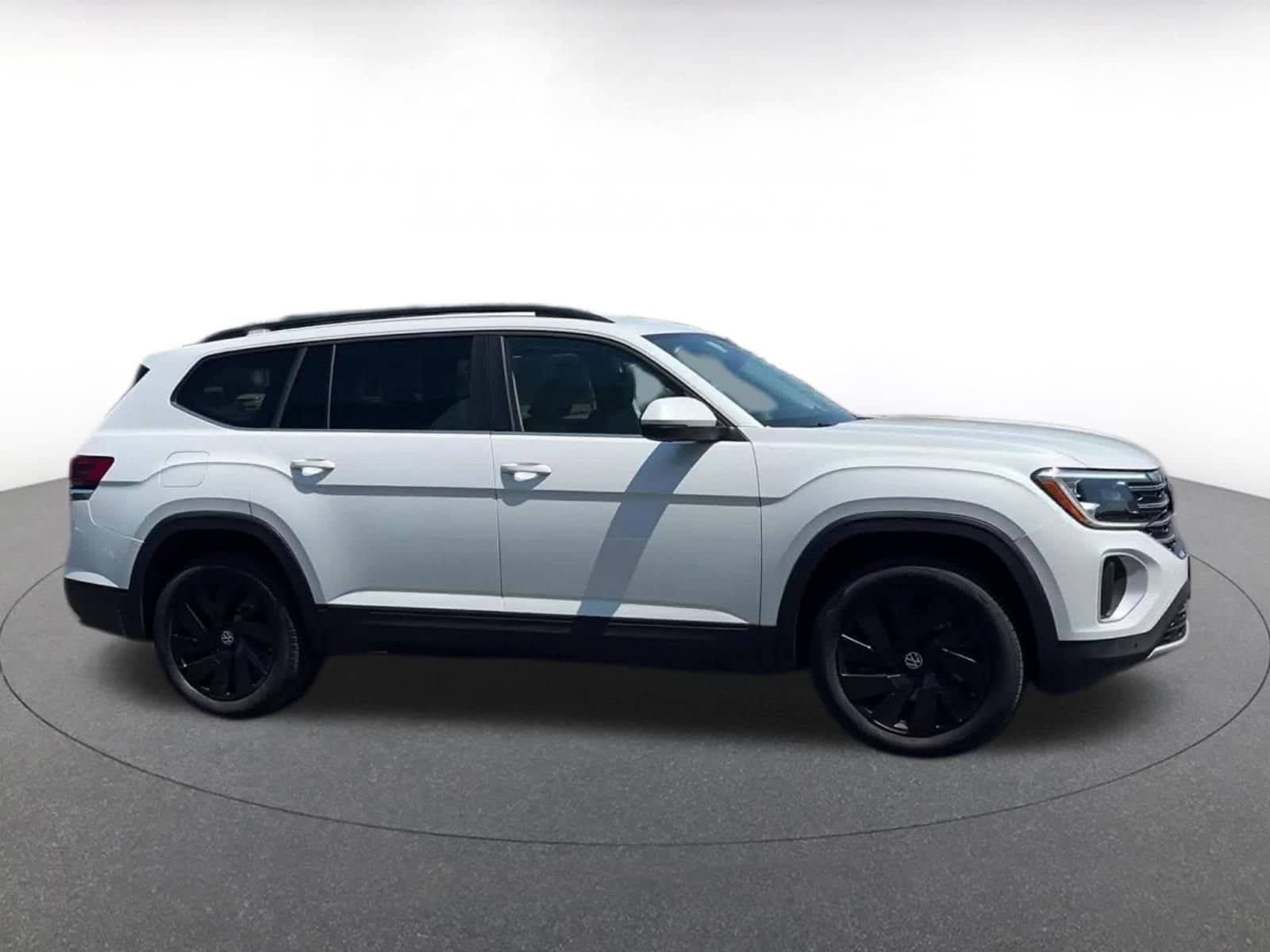 Thumbnail: 2026 Volkswagen Atlas - 16