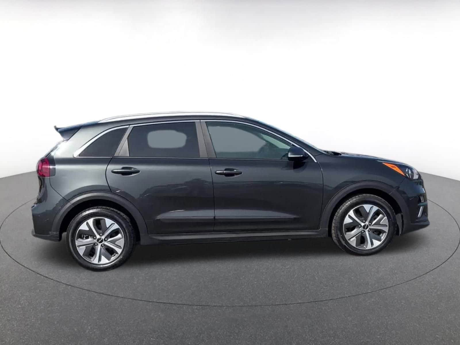 Thumbnail: 2022 Kia Niro - 16