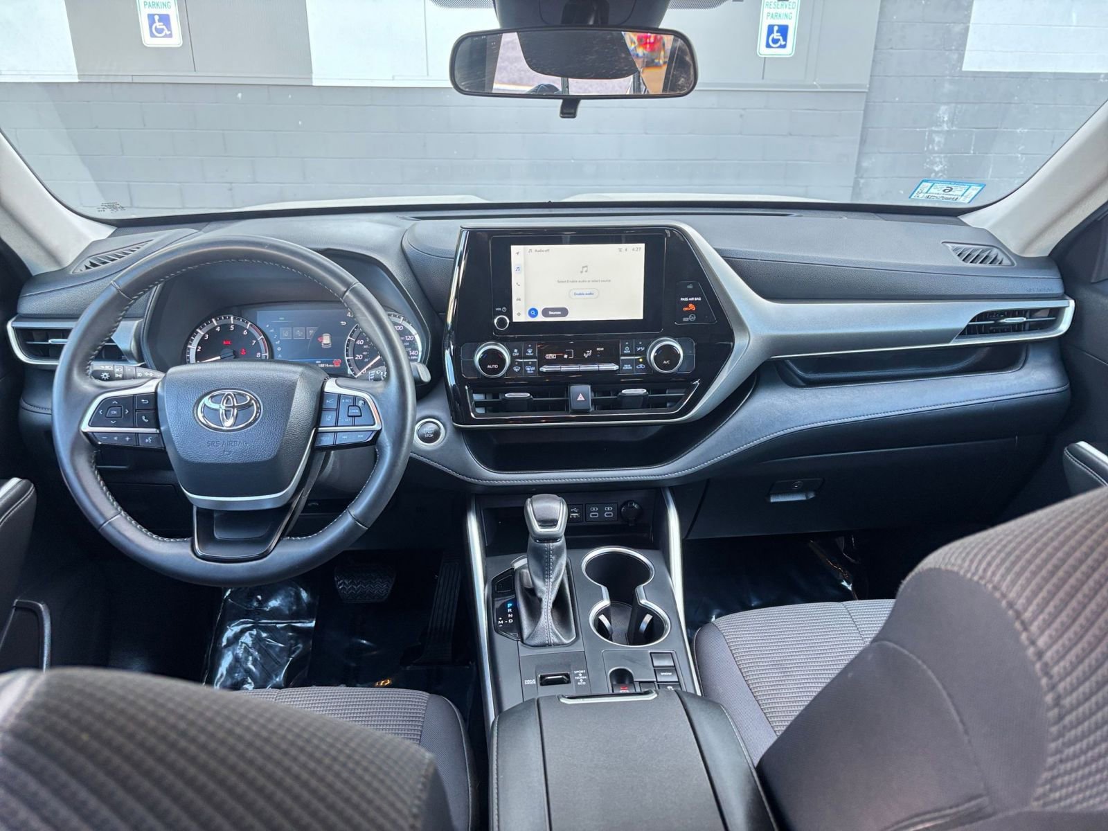 Thumbnail: 2025 Toyota Highlander - 33
