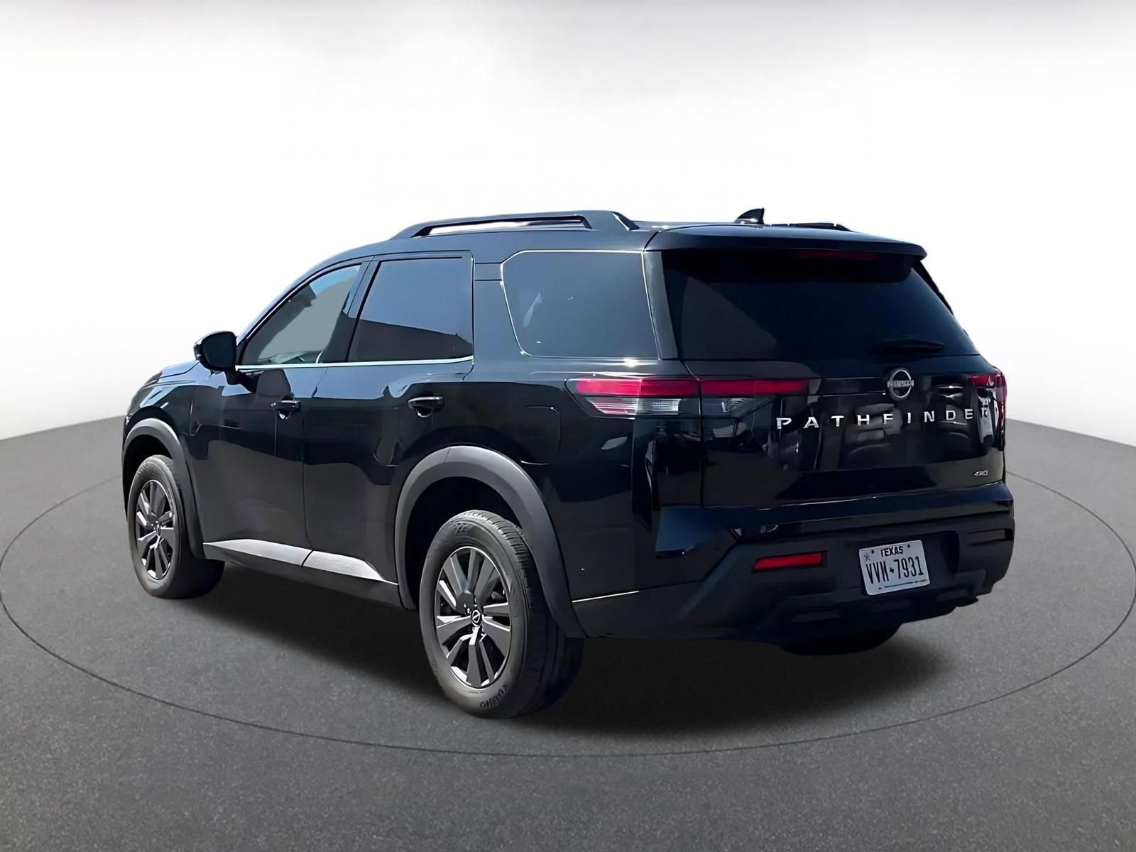 Thumbnail: 2025 Nissan Pathfinder - 10