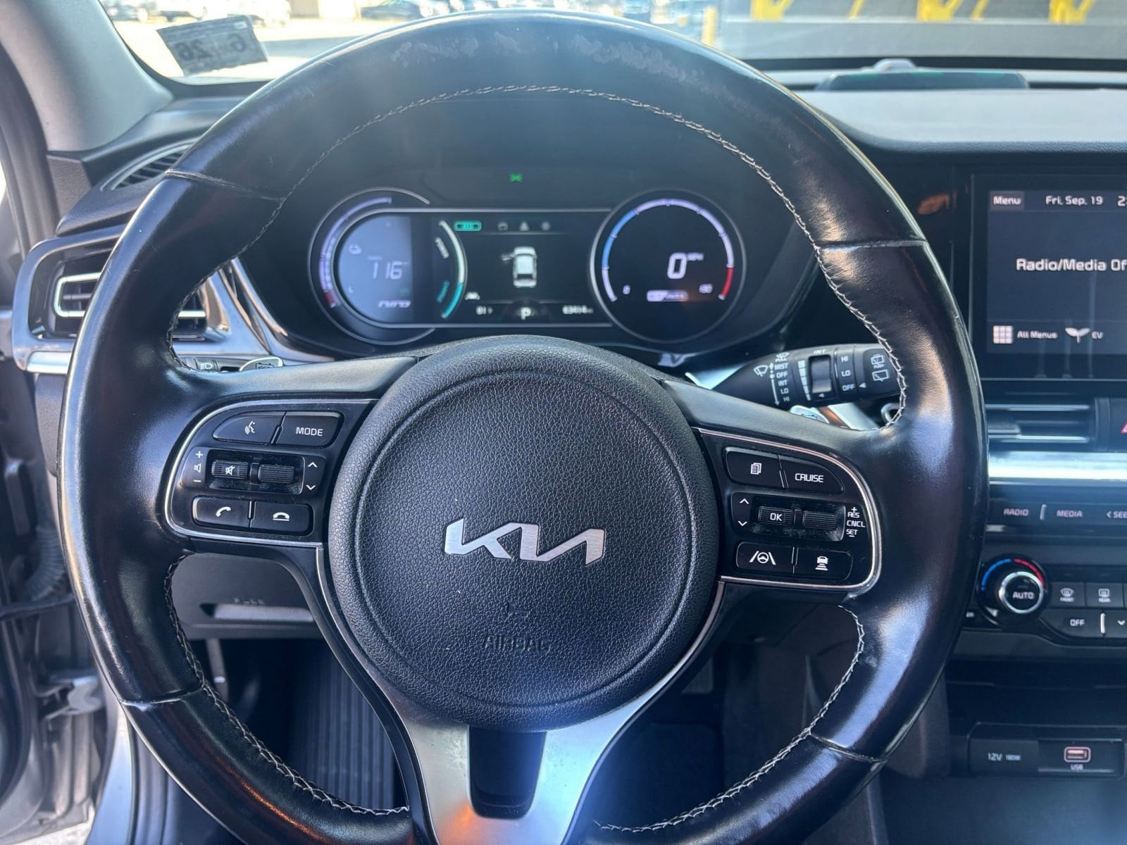 Thumbnail: 2022 Kia Niro - 31