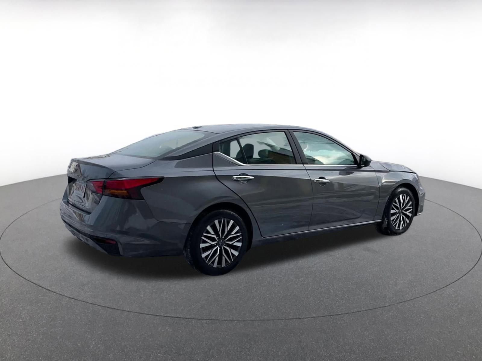 Thumbnail: 2025 Nissan Altima - 15