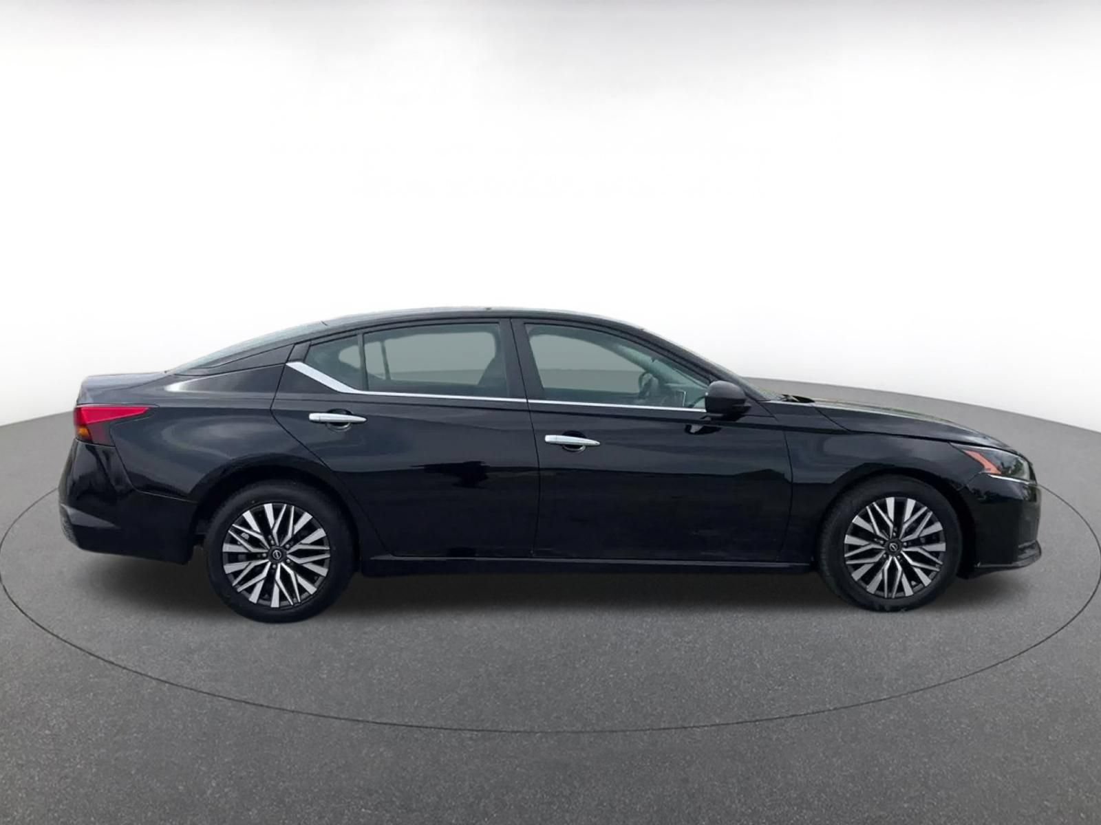 Thumbnail: 2025 Nissan Altima - 13
