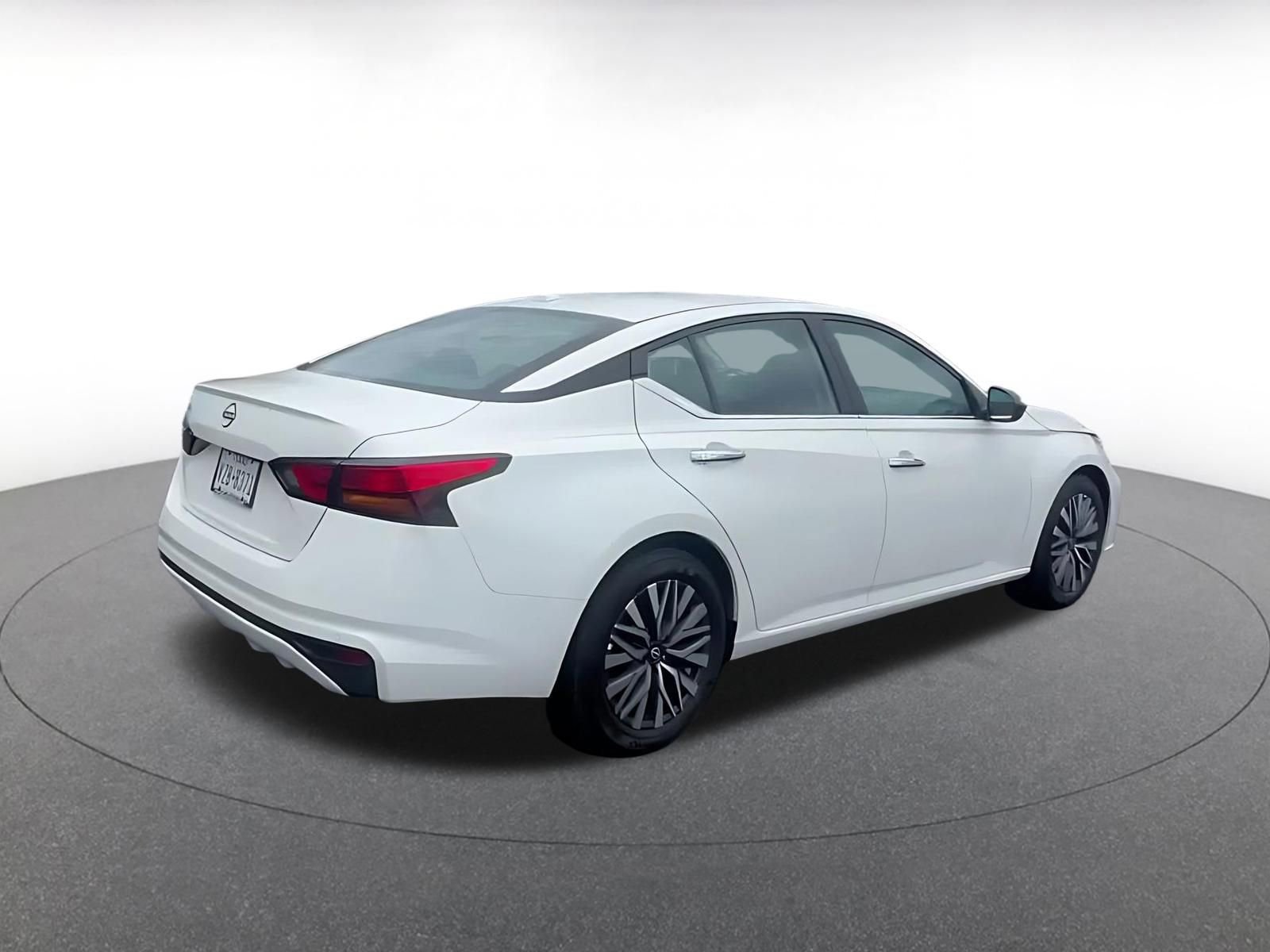 Thumbnail: 2025 Nissan Altima - 14