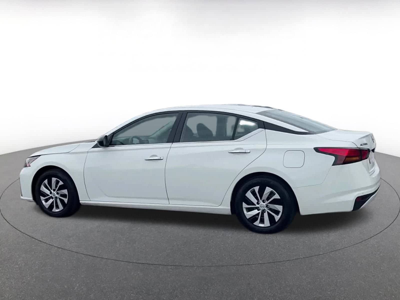 Thumbnail: 2024 Nissan Altima - 10
