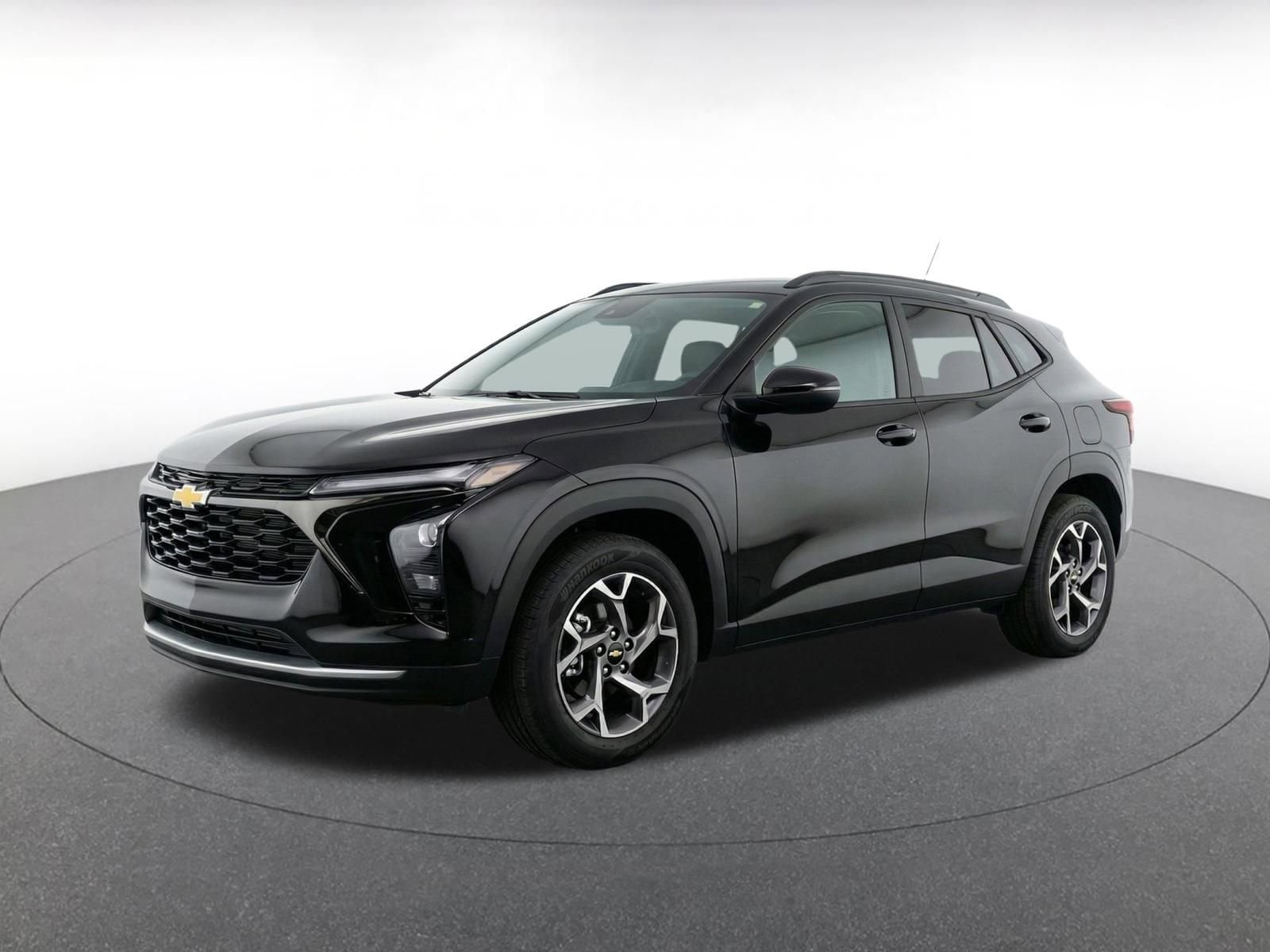 Thumbnail: 2025 Chevrolet Trax - 3