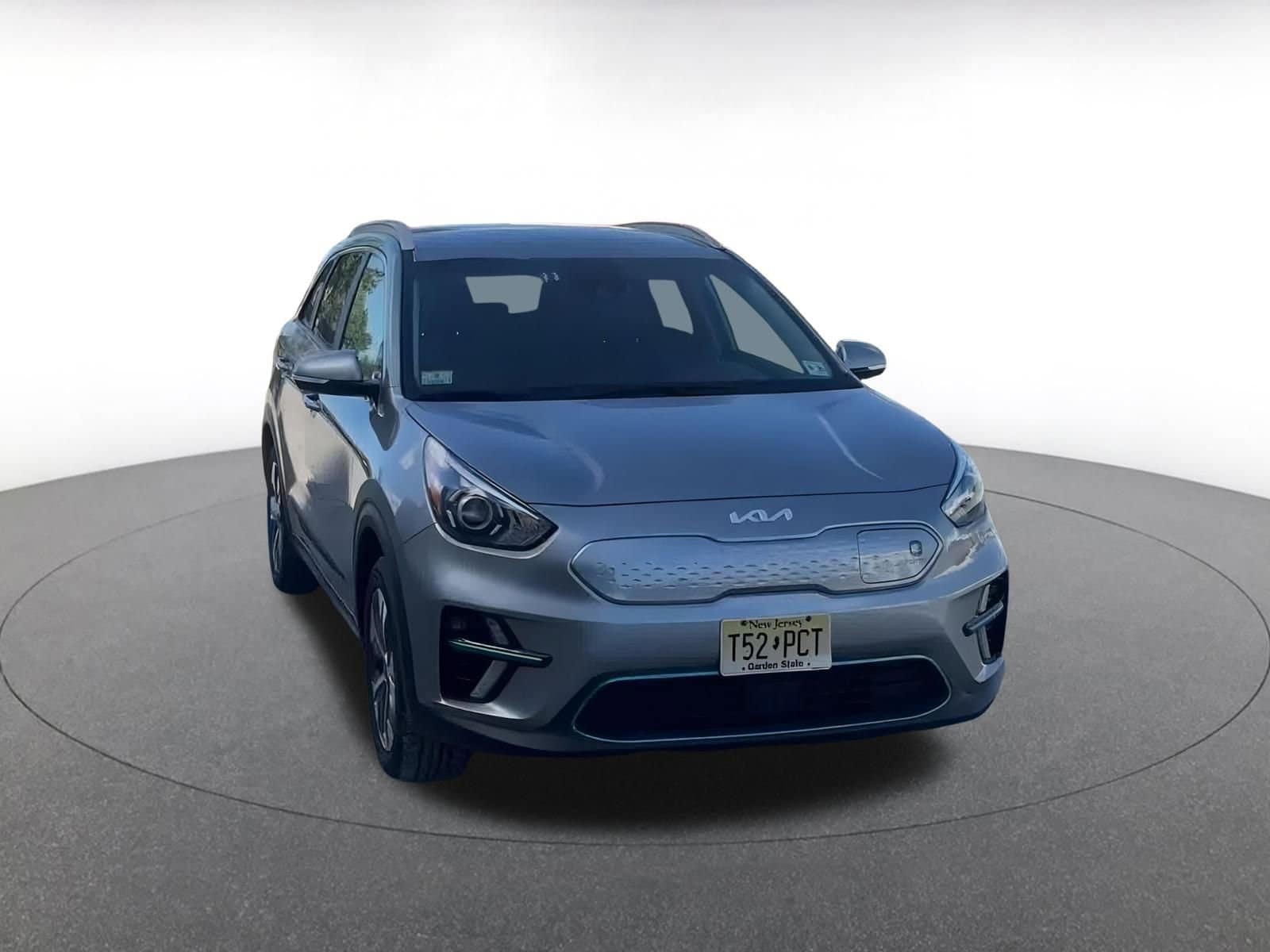 Thumbnail: 2022 Kia Niro - 3