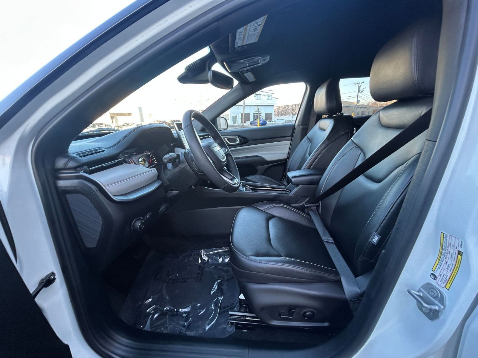 Thumbnail: 2025 Jeep Compass - 27