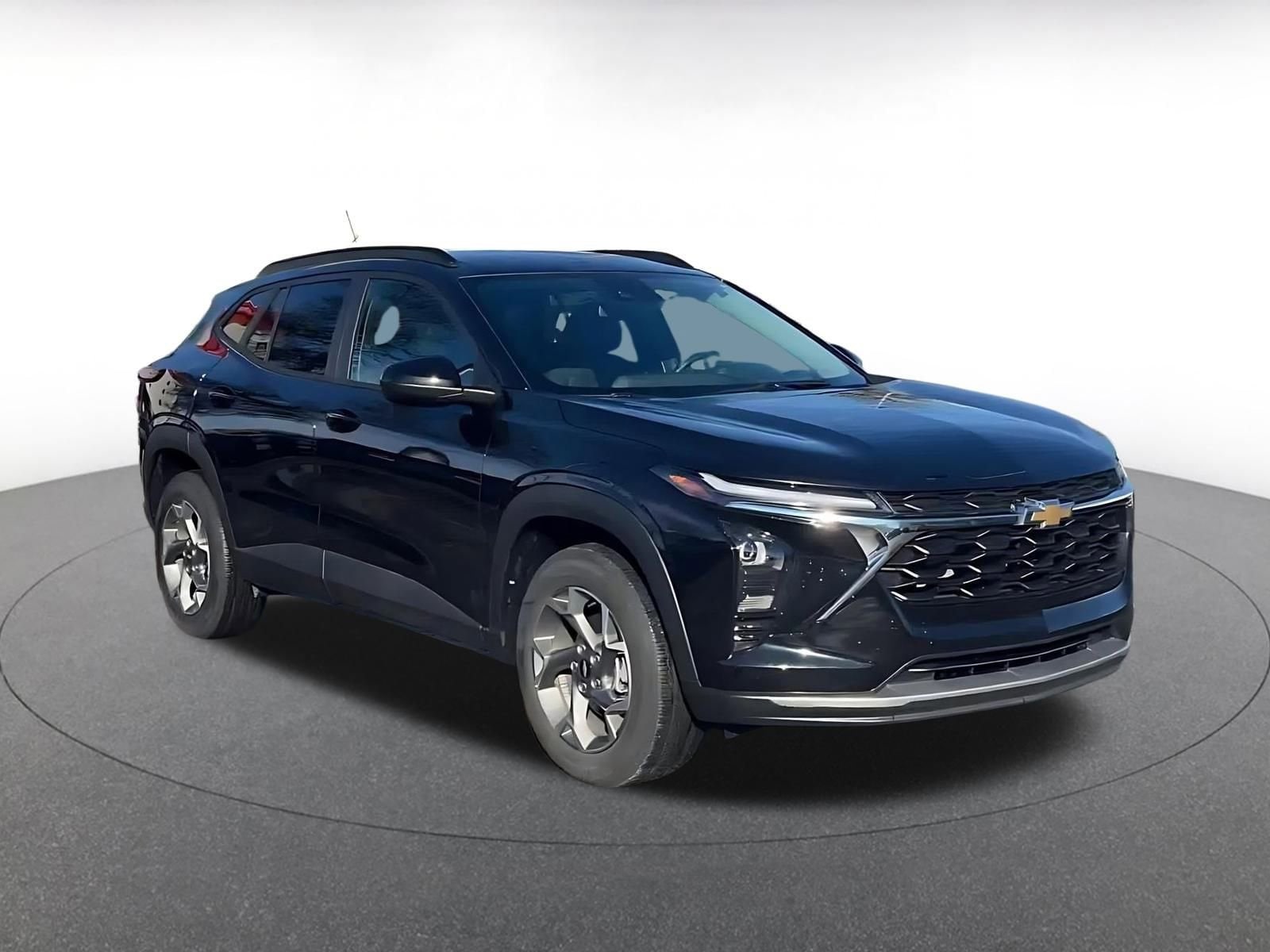 Thumbnail: 2025 Chevrolet Trax - 3