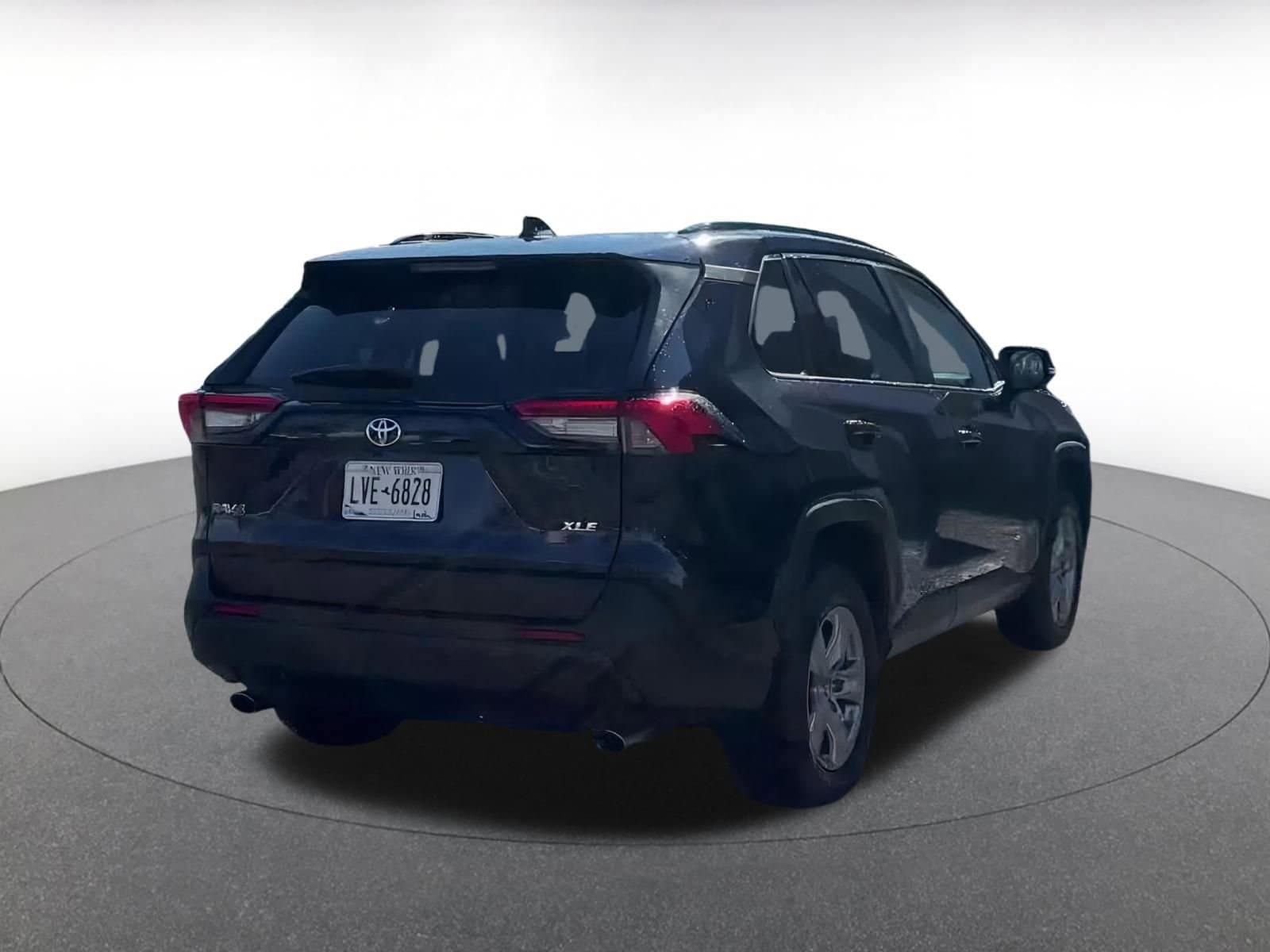 Thumbnail: 2025 Toyota RAV4 - 15