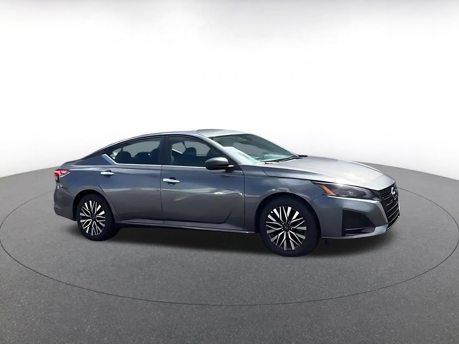 Thumbnail: 2025 Nissan Altima - 2