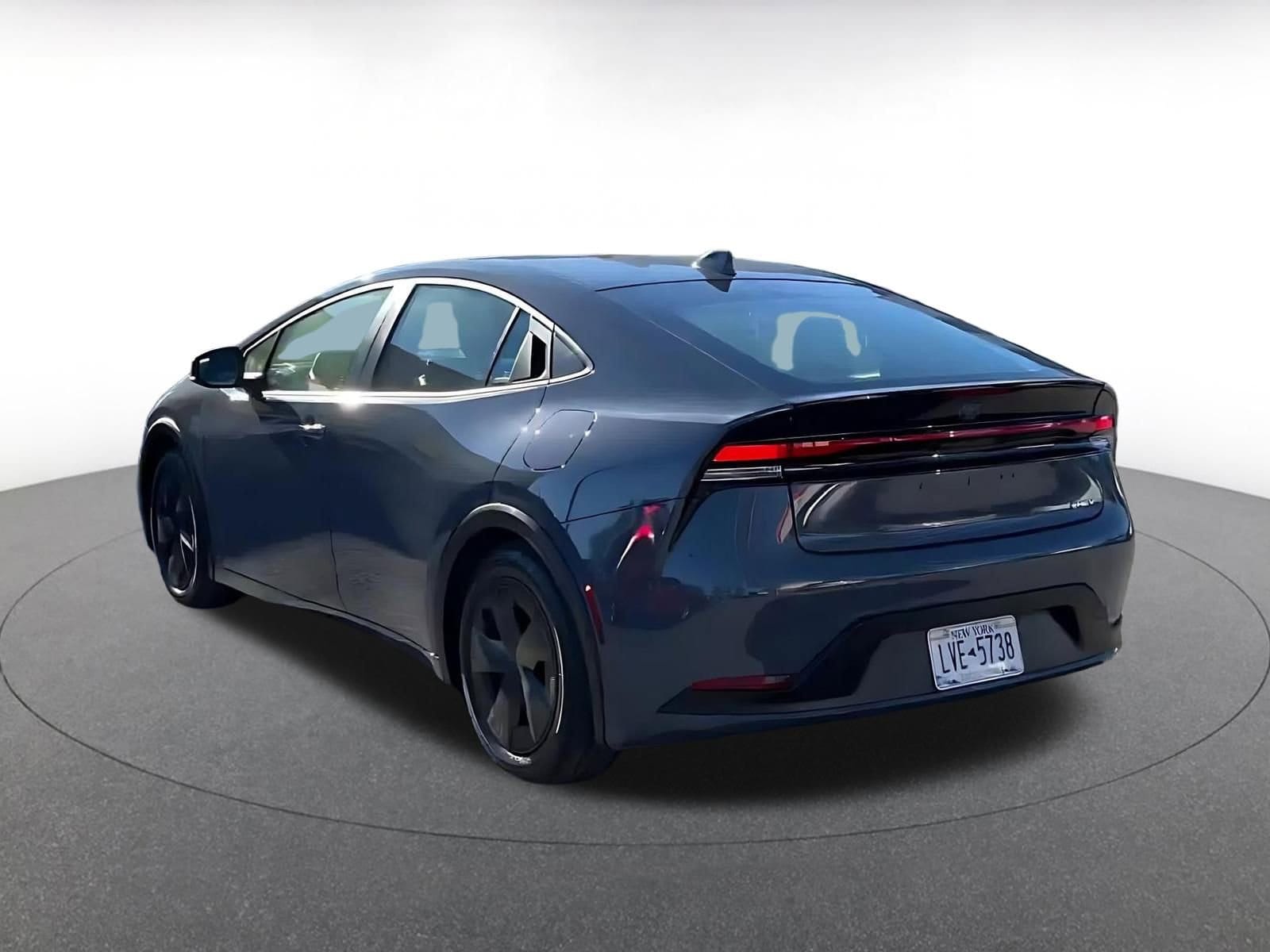 Thumbnail: 2025 Toyota Prius - 10