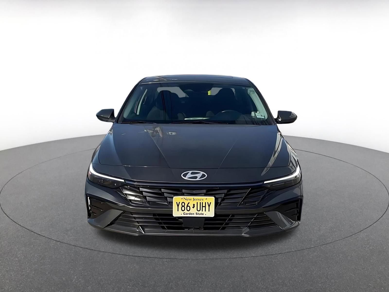 Thumbnail: 2025 Hyundai Elantra - 4