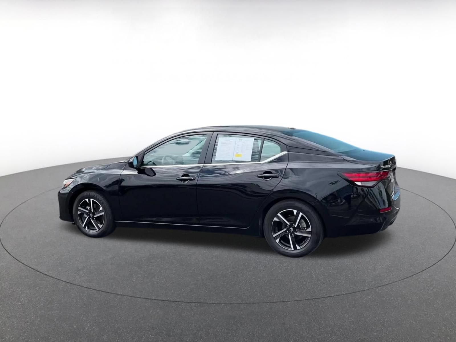 Thumbnail: 2025 Nissan Sentra - 10
