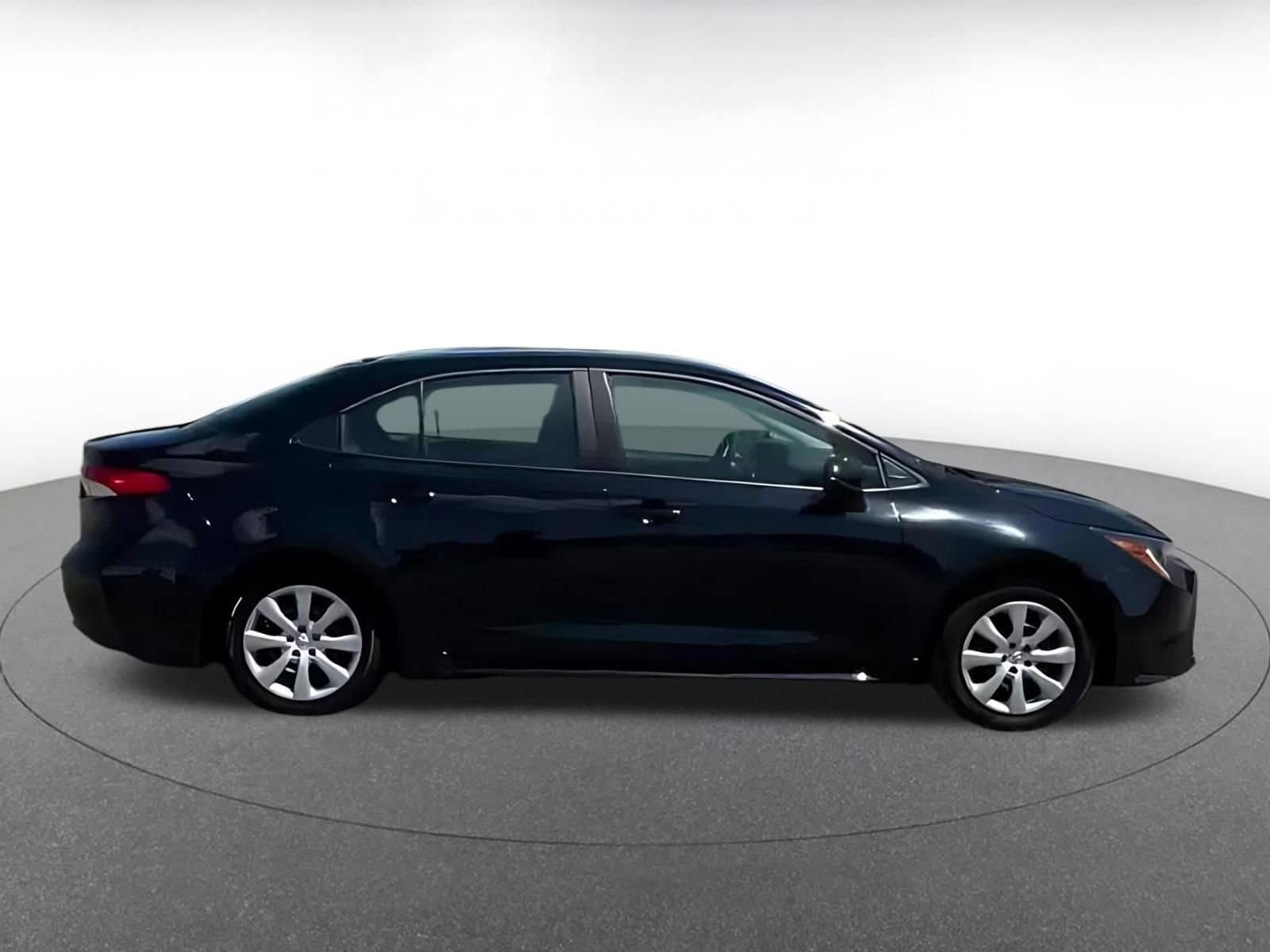 Thumbnail: 2025 Toyota Corolla - 3