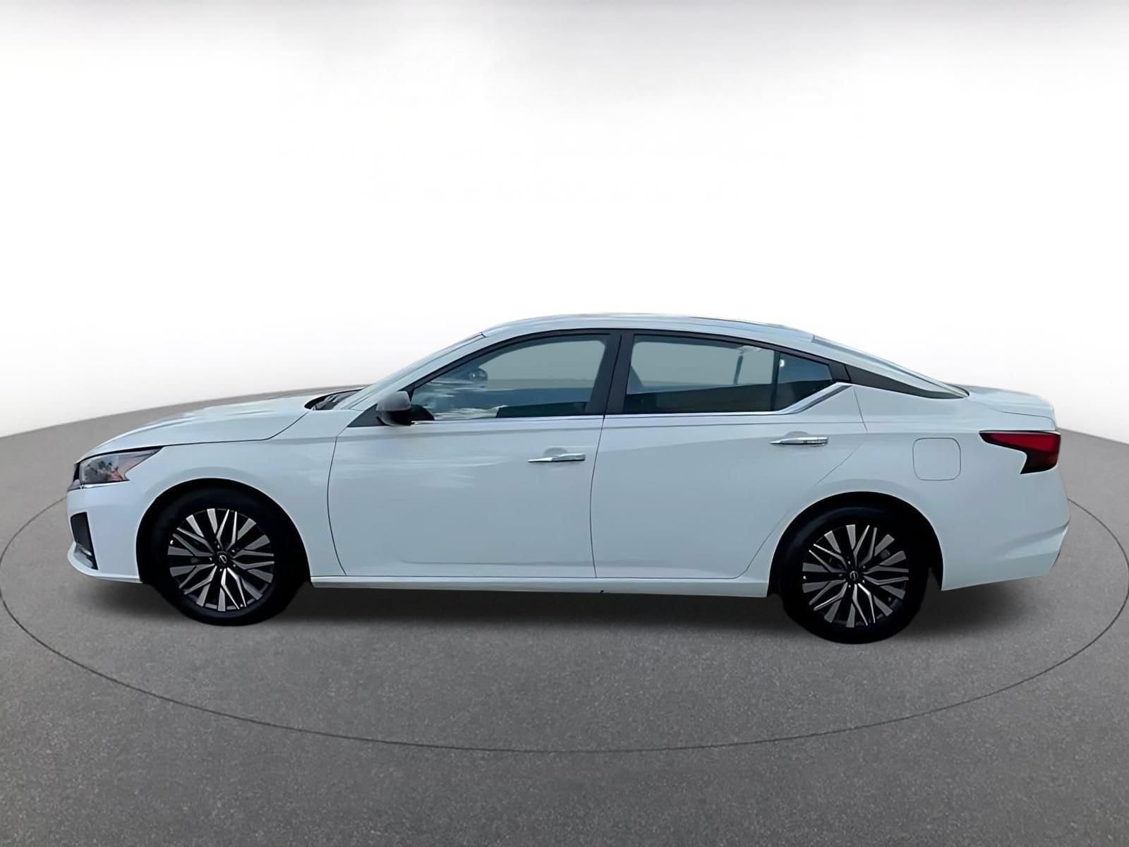 Thumbnail: 2025 Nissan Altima - 8