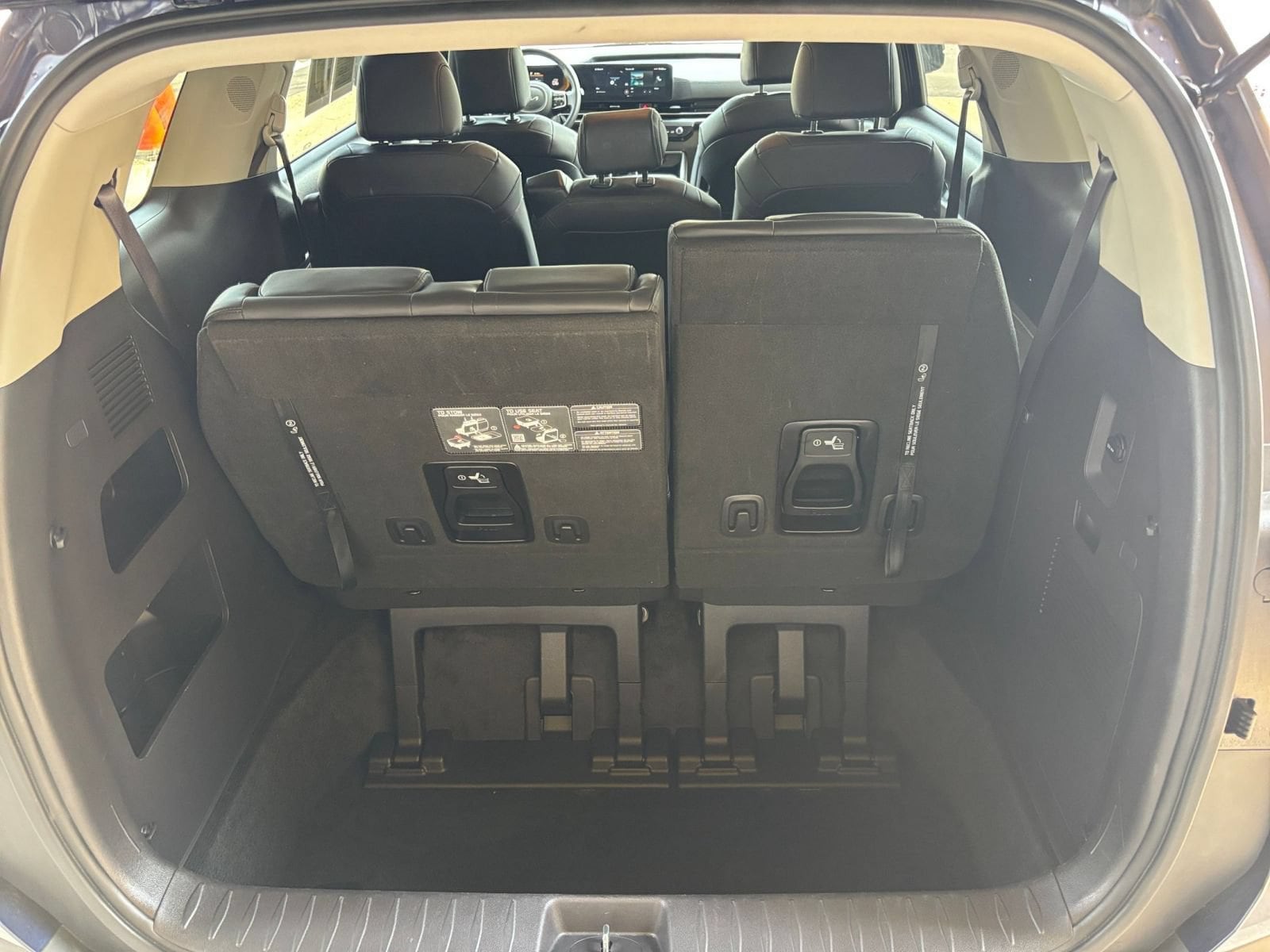 Thumbnail: 2026 Kia Carnival - 29