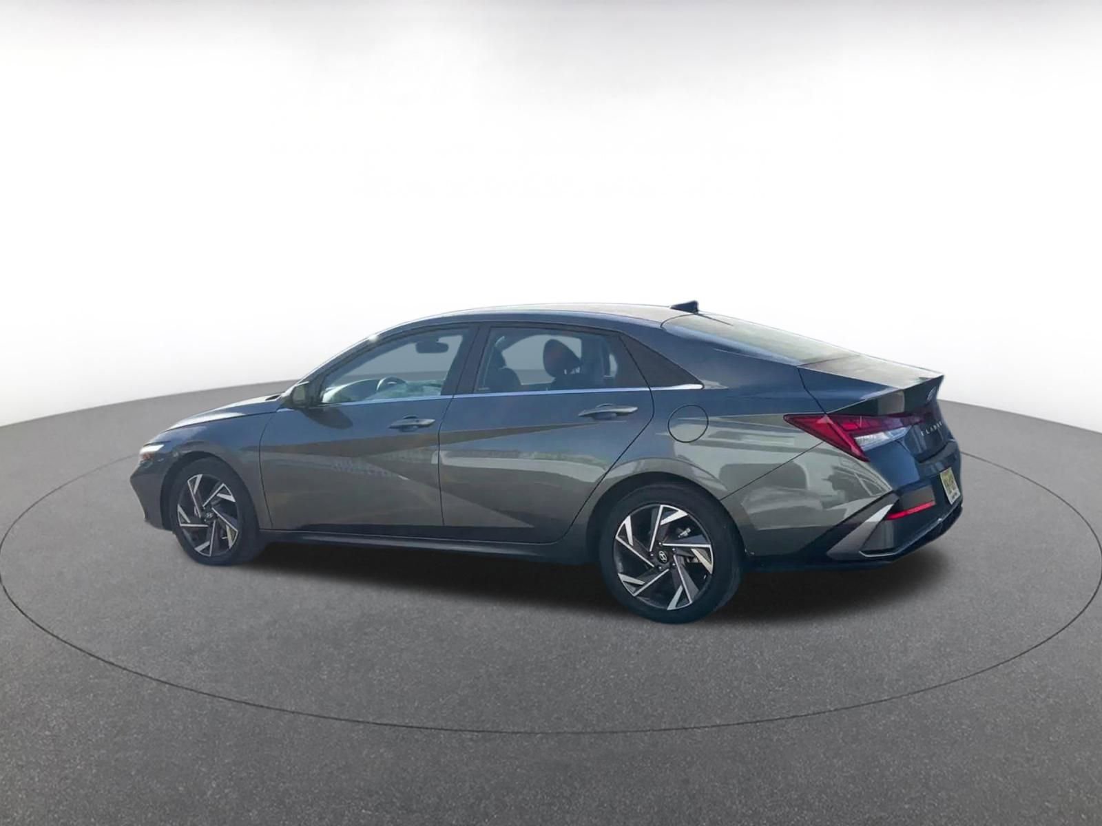 Thumbnail: 2025 Hyundai Elantra - 10