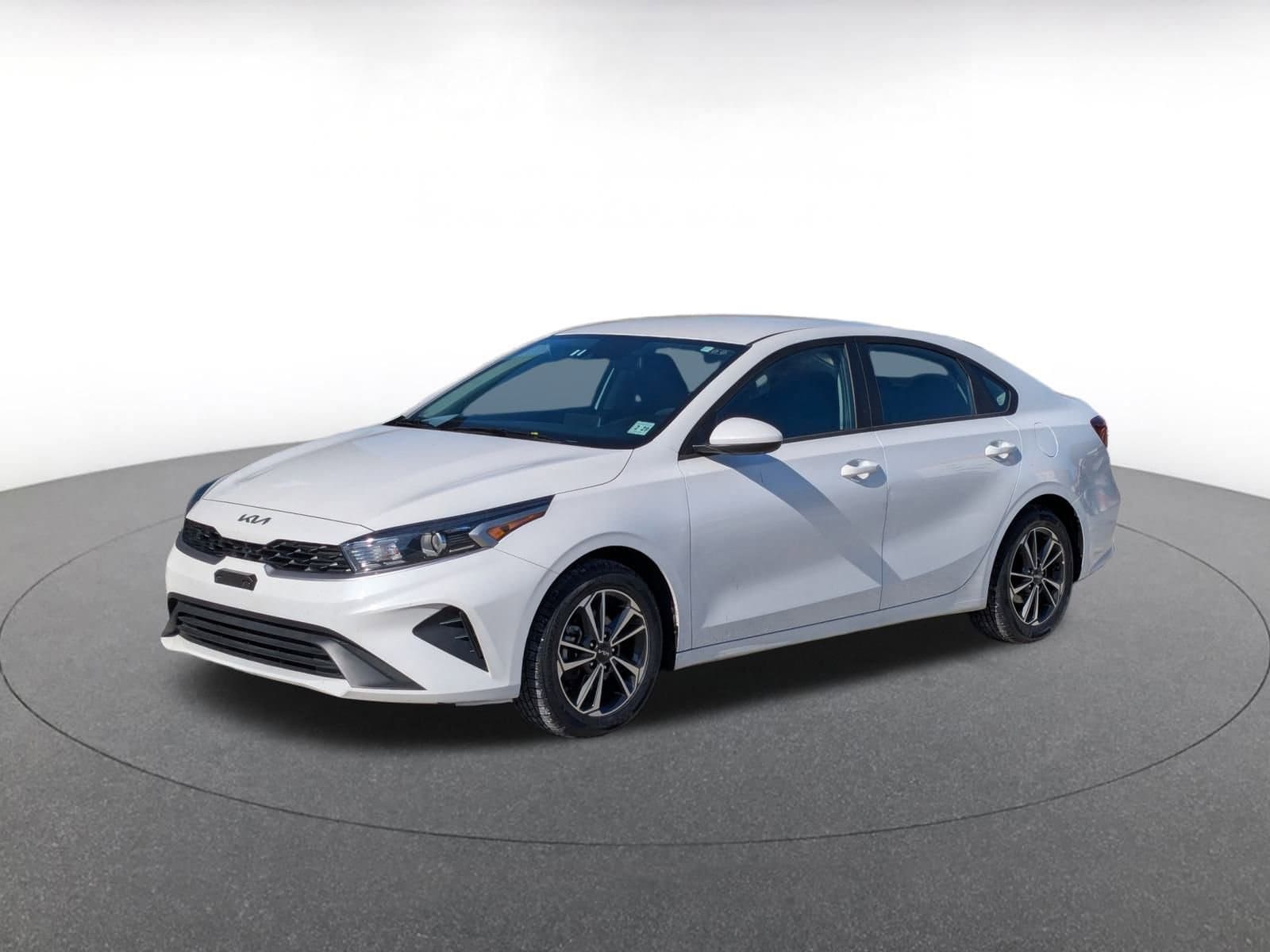 Thumbnail: 2024 Kia Forte - 3
