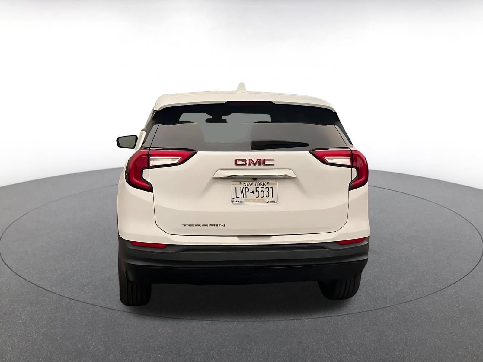 2024 GMC Terrain SLE - Photo 11