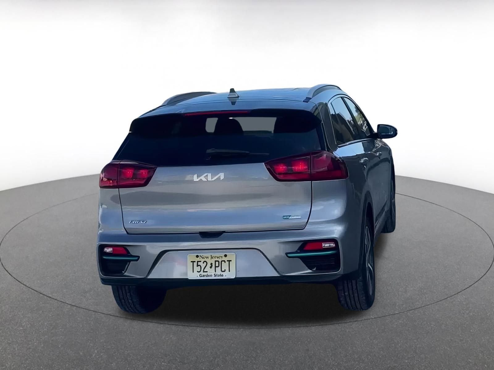 Thumbnail: 2022 Kia Niro - 14