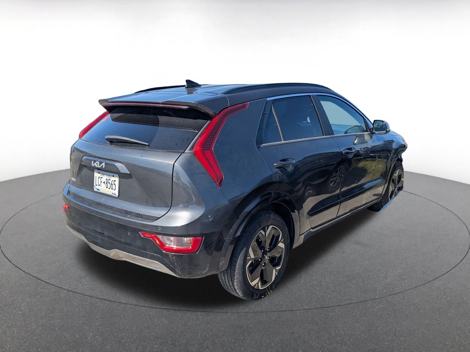 Thumbnail: 2023 Kia Niro - 5